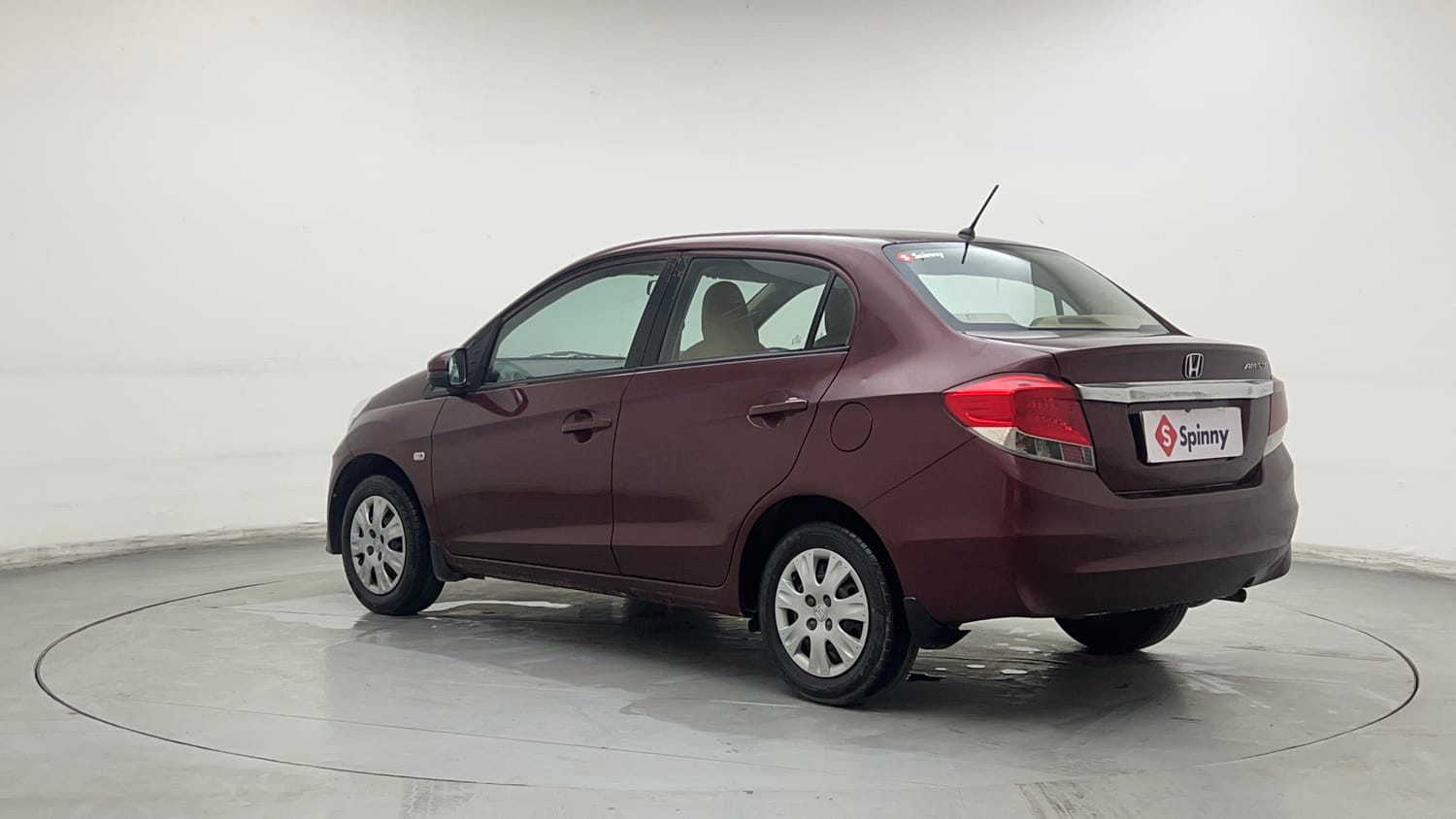 Used 2015 Honda Amaze 1.2 S i-VTEC Petrol Manual exterior LEFT REAR CORNER VIEW