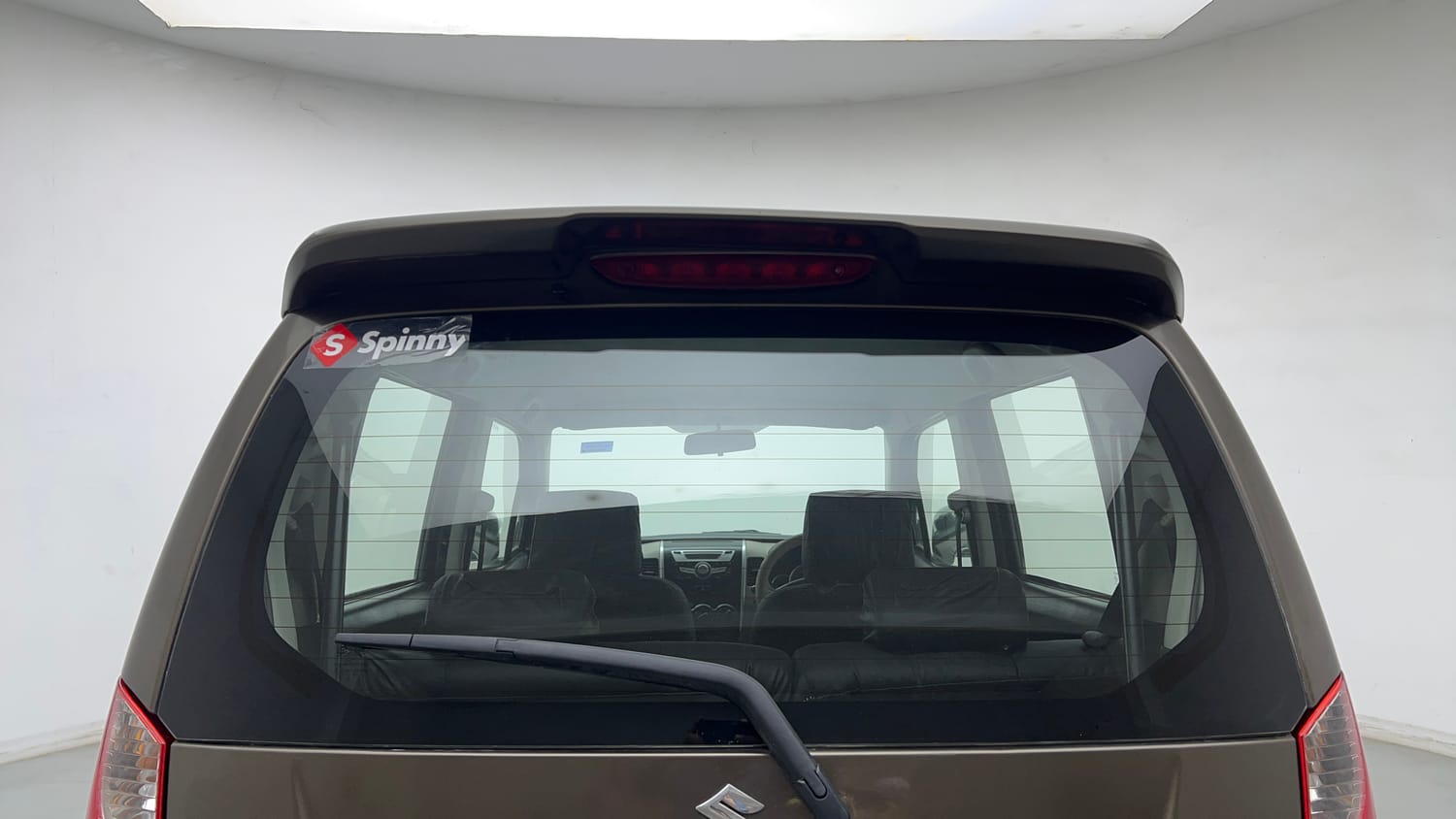 Used 2013 Maruti Suzuki Wagon R VXI Petrol Manual exterior BACK WINDSHIELD VIEW