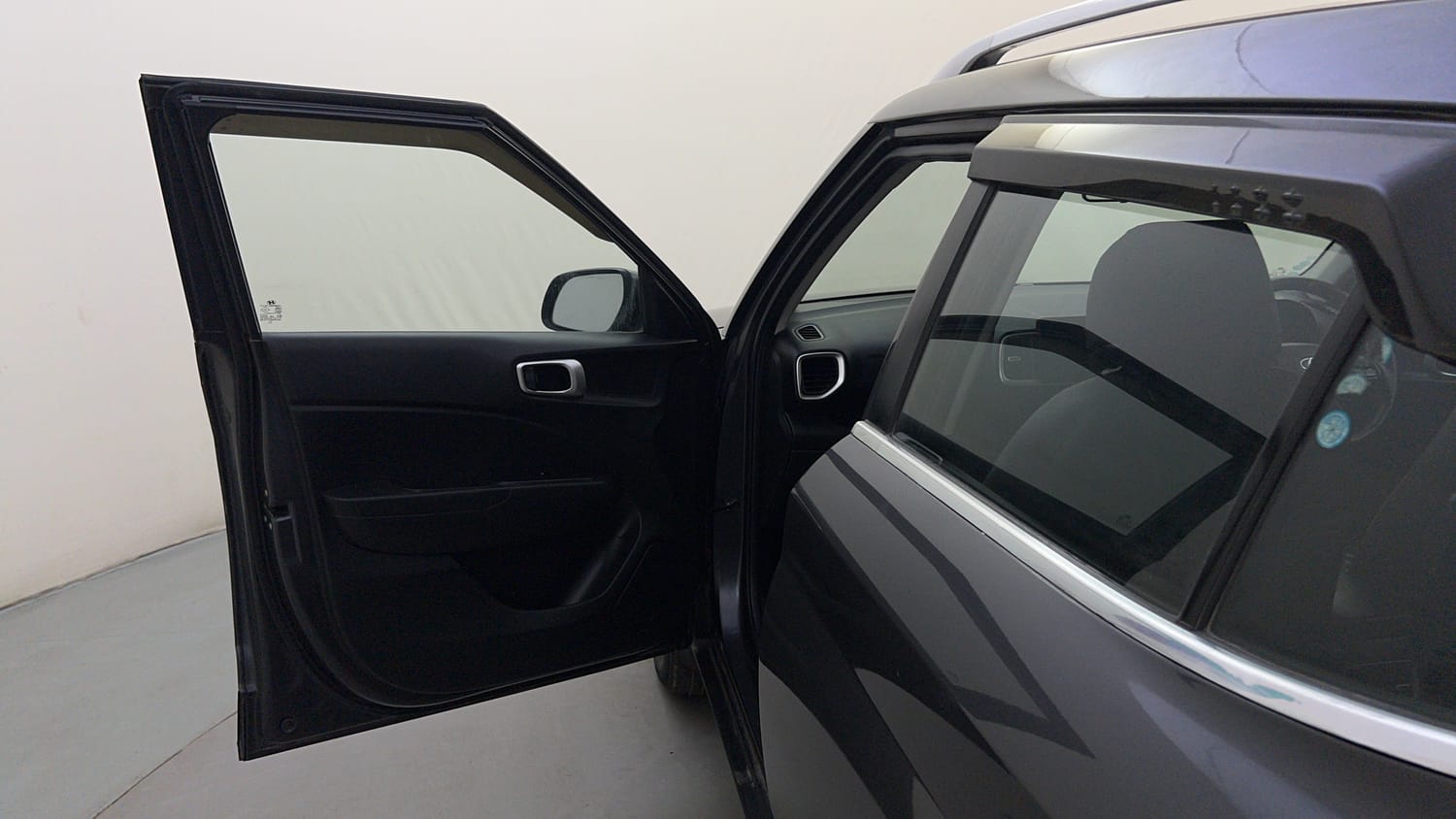 Used 2021 Hyundai Venue SX 1.0 Turbo iMT Petrol Manual interior LEFT FRONT DOOR OPEN VIEW