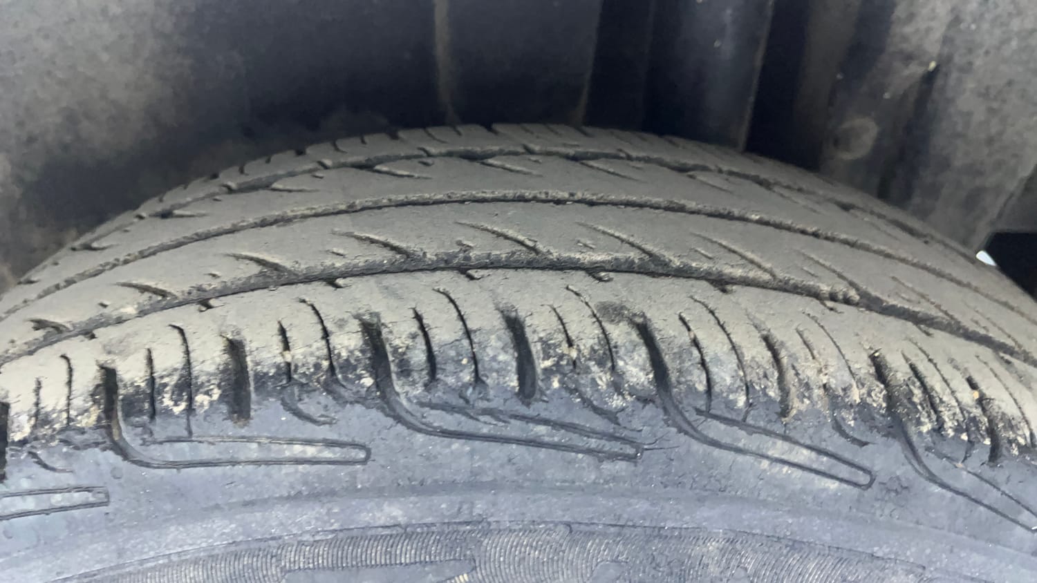 Used 2013 Maruti Suzuki Swift VXi Petrol Manual tyres LEFT REAR TYRE TREAD VIEW