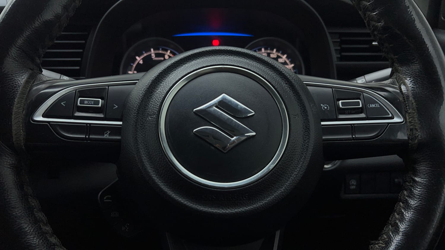 Used 2020 Maruti Suzuki XL6 Zeta MT Petrol Petrol Manual top_features Airbags