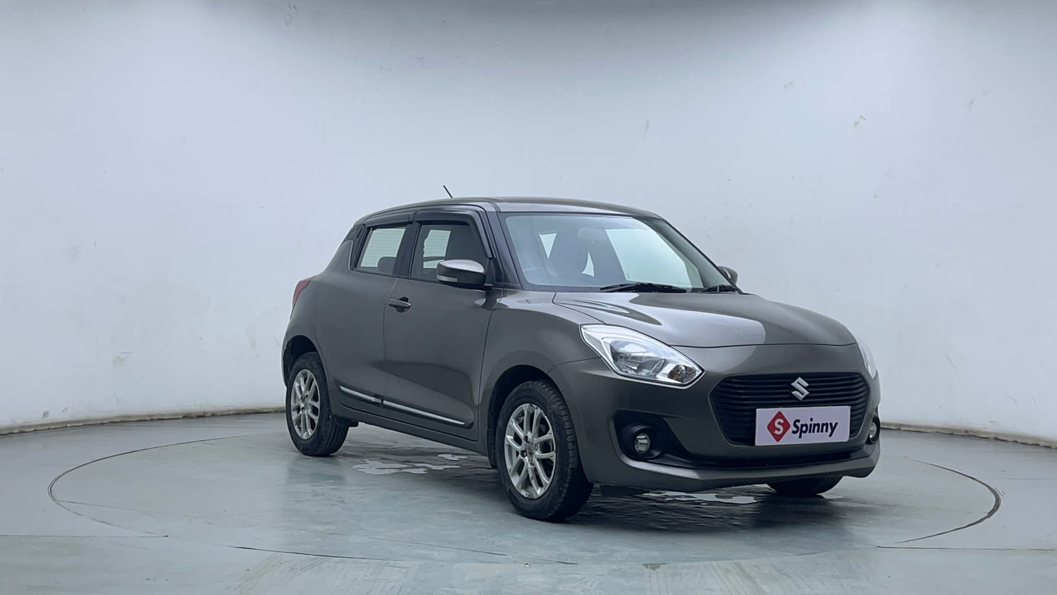 Used 2020 Maruti Suzuki Swift ZXi AMT Petrol Automatic exterior RIGHT FRONT CORNER VIEW