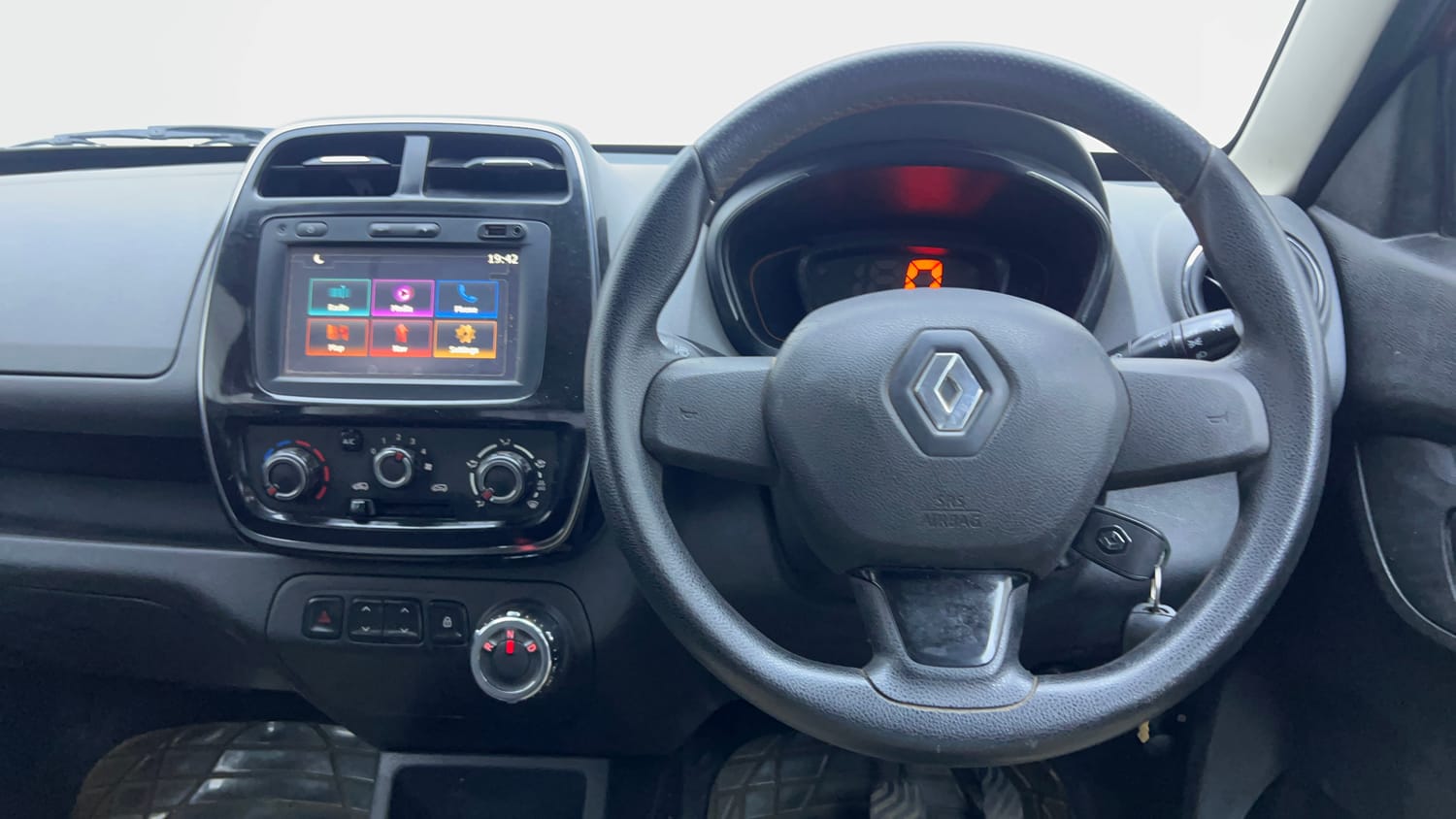 Used 2017 Renault Kwid 1.0 RXT AMT Opt Petrol Automatic interior STEERING VIEW