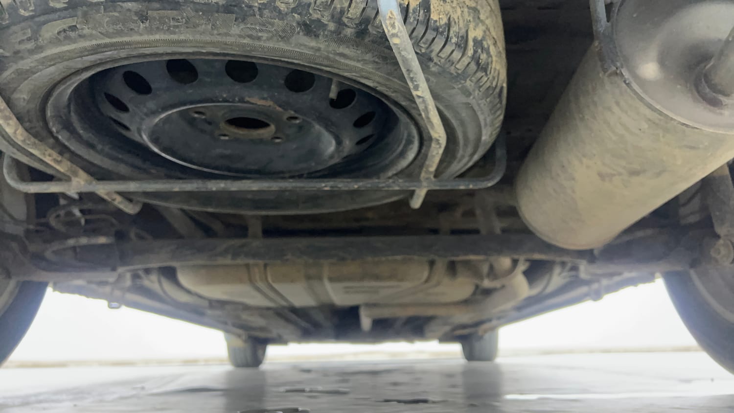 Used 2016 Maruti Suzuki Ertiga ZDI + SHVS Diesel Manual extra REAR UNDERBODY VIEW (TAKEN FROM REAR)