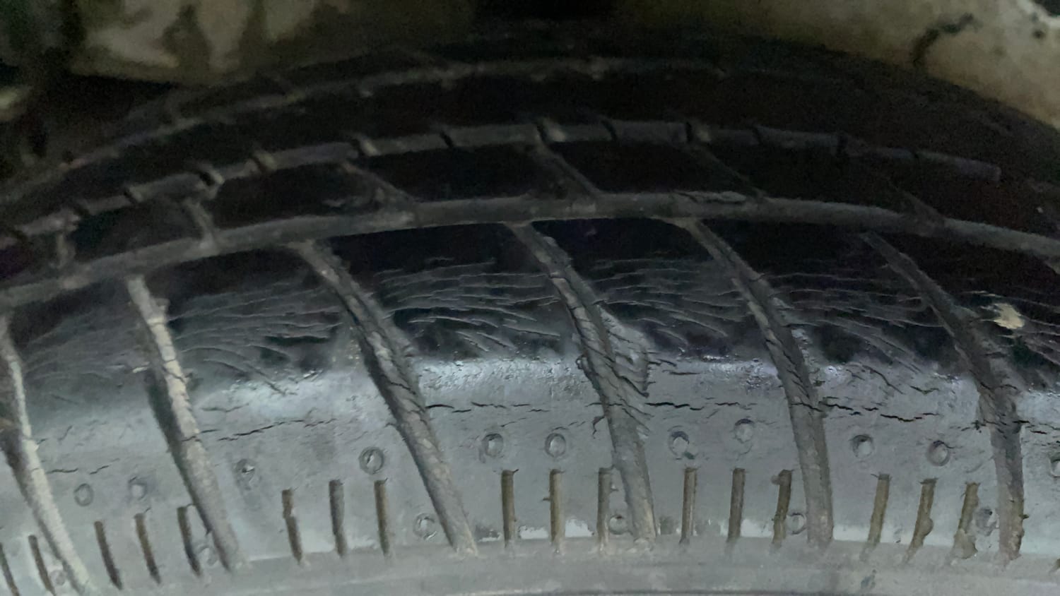Used 2018 Maruti Suzuki Celerio ZXi Petrol Manual tyres RIGHT REAR TYRE TREAD VIEW
