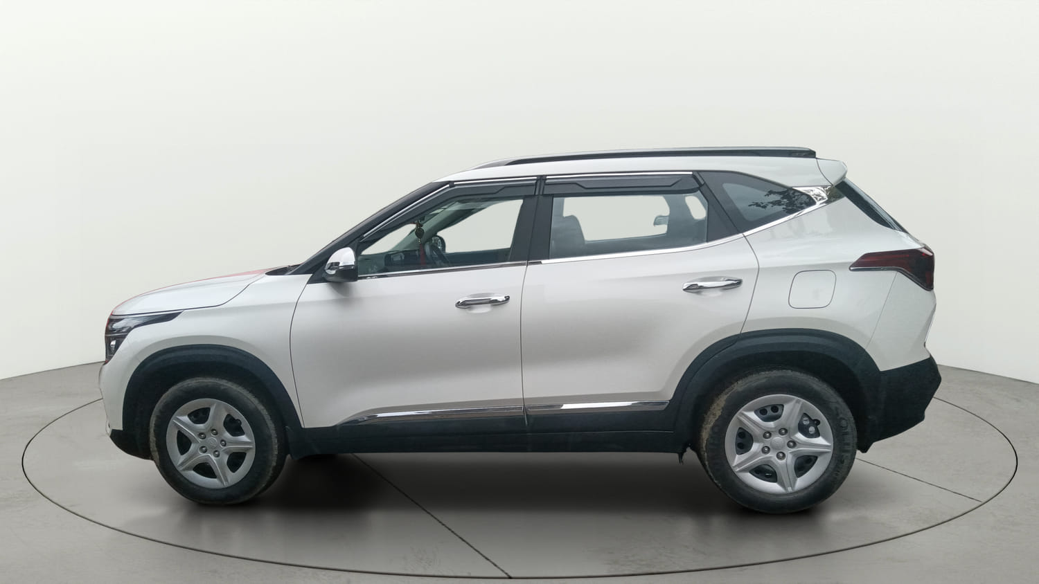 Used 2021 Kia Seltos HTK 1.5 Petrol Manual exterior LEFT SIDE VIEW