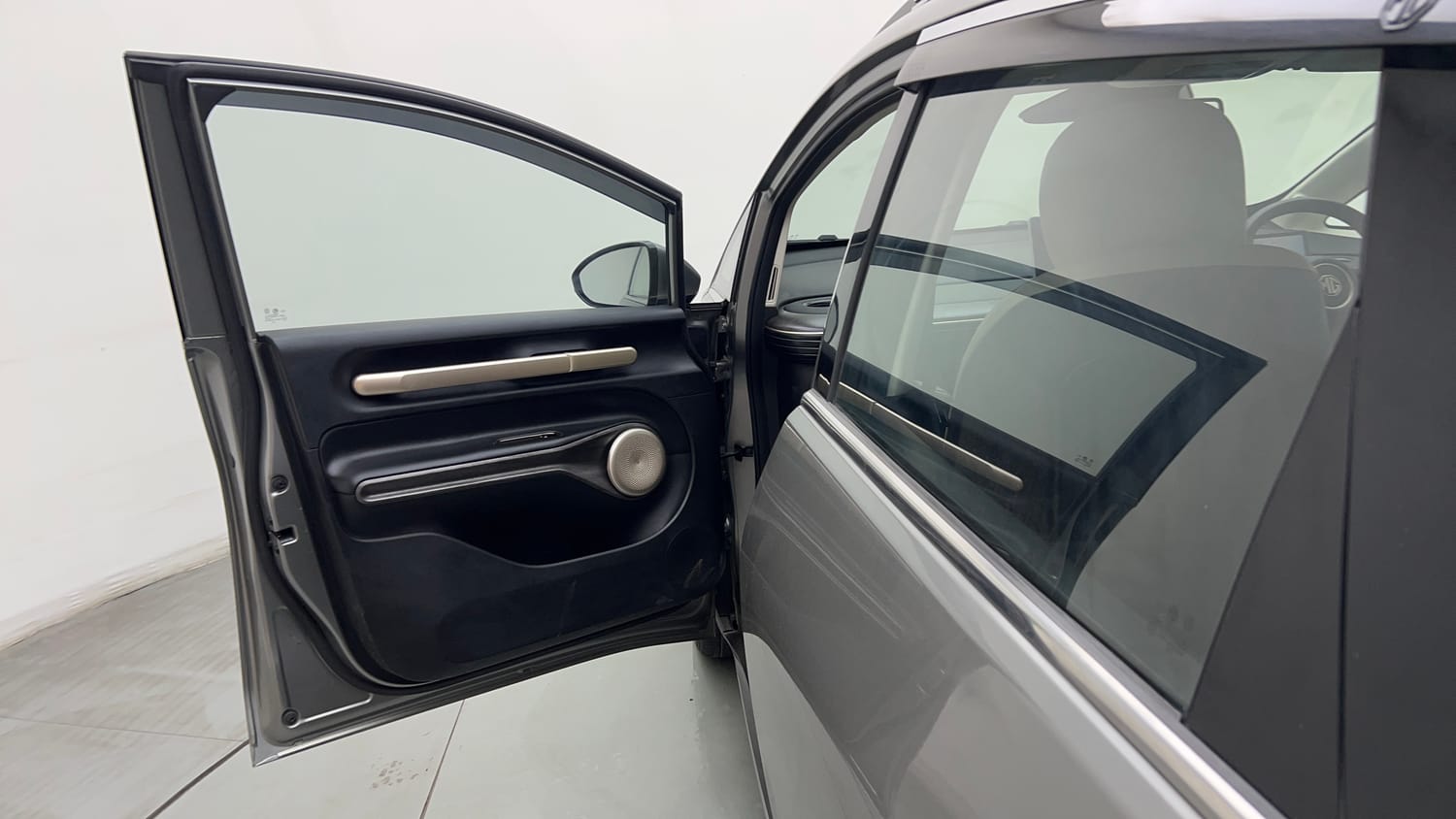 Used 2025 MG Motors Windsor EV Essence Pro Electric Automatic interior LEFT FRONT DOOR OPEN VIEW