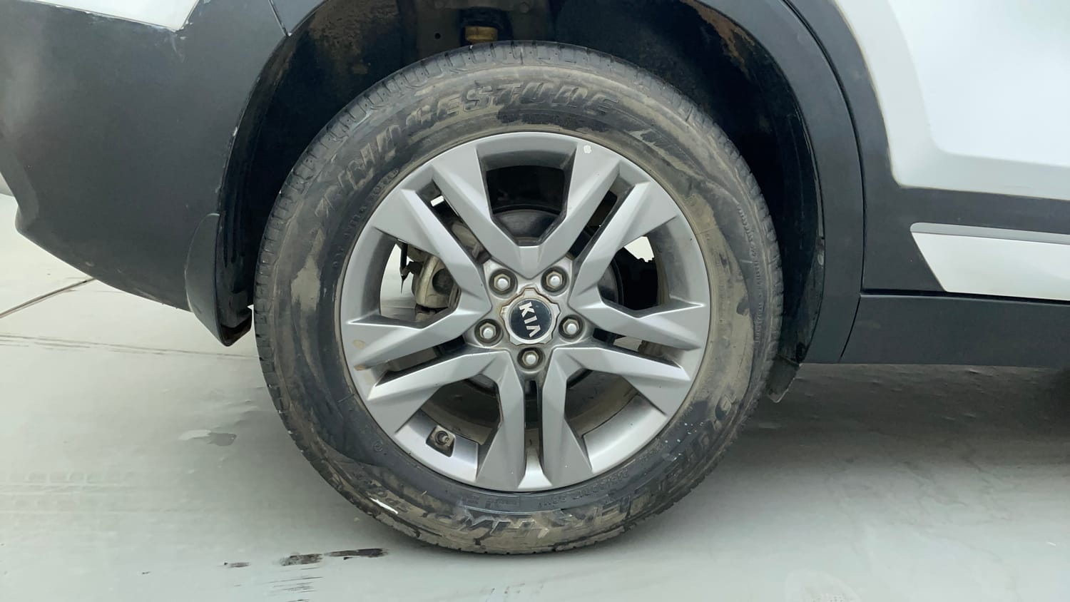 Used 2019 Kia Seltos HTX Plus 1.5 Diesel Diesel Manual tyres RIGHT REAR TYRE RIM VIEW