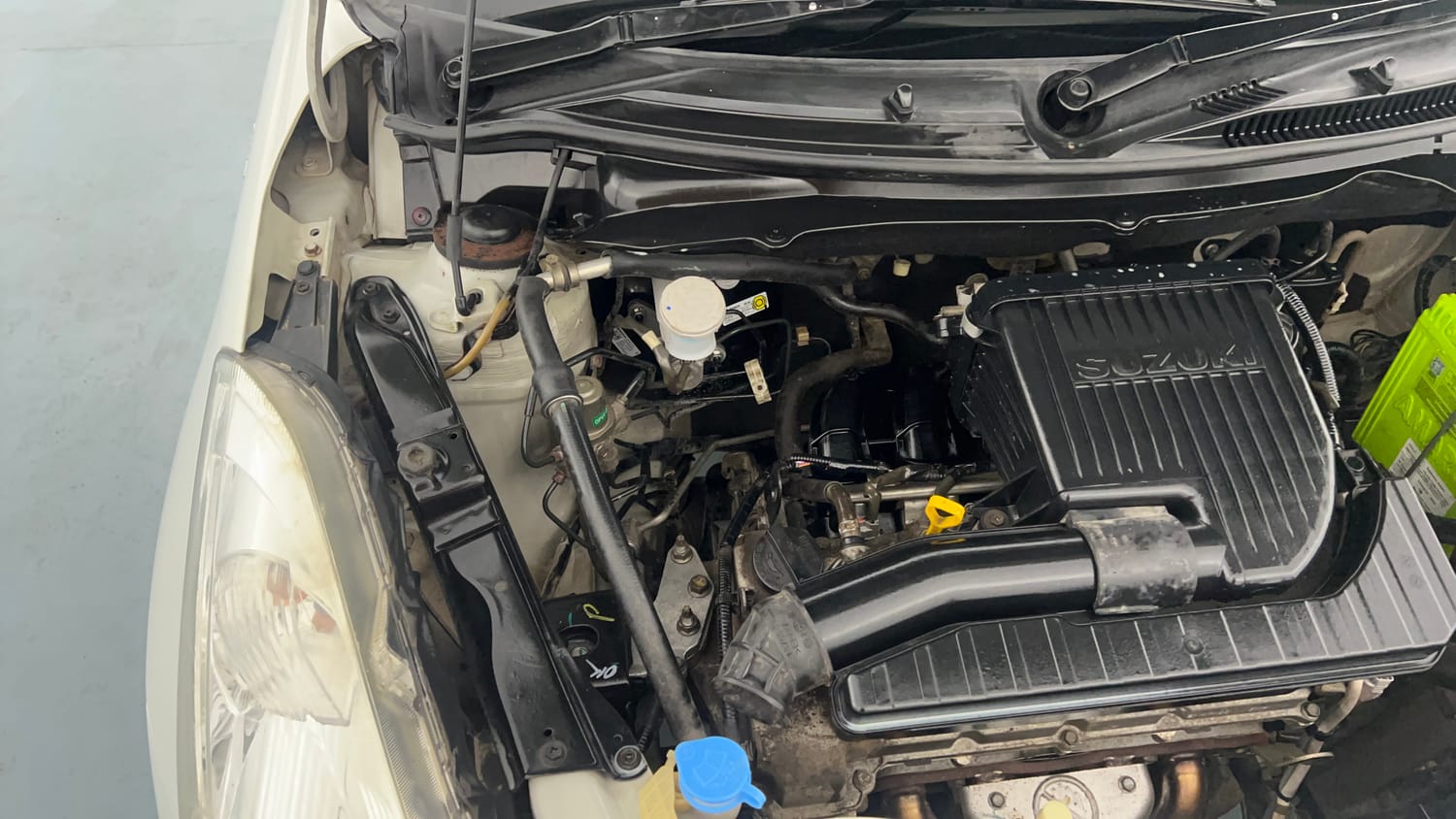Used 2013 Maruti Suzuki Swift VXi Petrol Manual engine ENGINE RIGHT SIDE VIEW