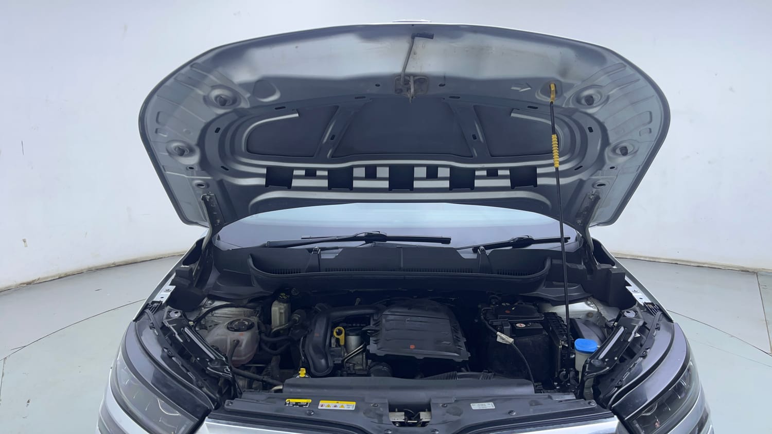 Used 2023 Skoda Kushaq Ambition 1.0L TSI MT Petrol Manual engine ENGINE & BONNET OPEN FRONT VIEW