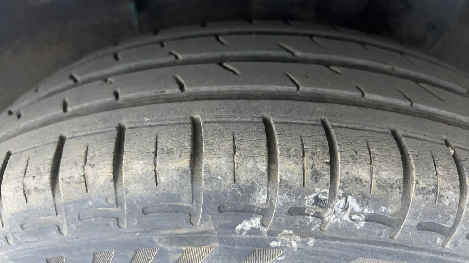 Used 2022 Hyundai Grand i10 Nios Sportz U2 1.2 CRDi Diesel Manual tyres LEFT REAR TYRE TREAD VIEW