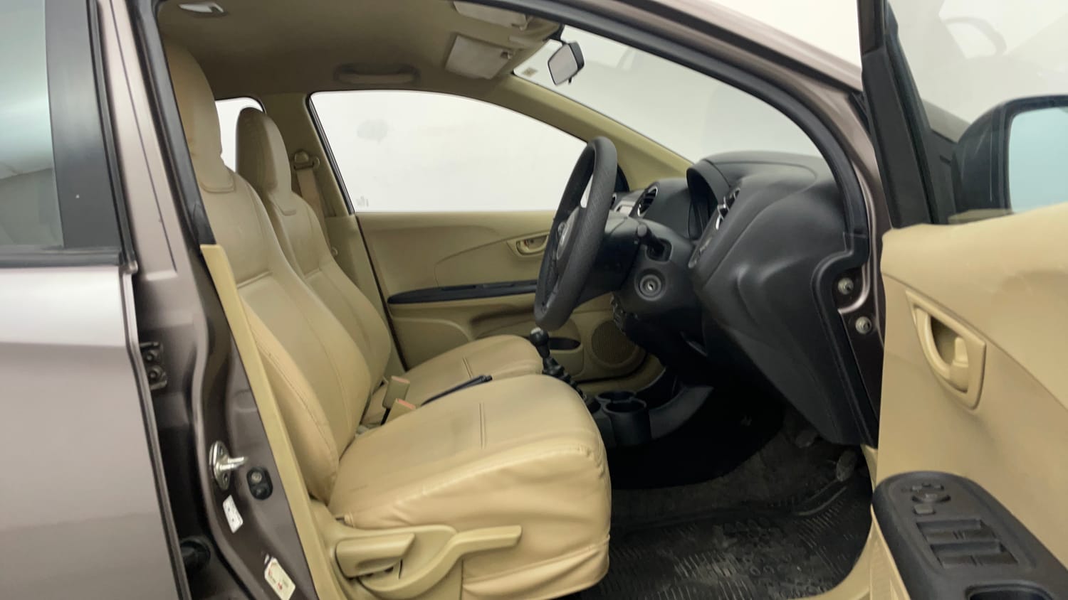 Used 2015 Honda Brio S MT Petrol Manual interior RIGHT SIDE FRONT DOOR CABIN VIEW