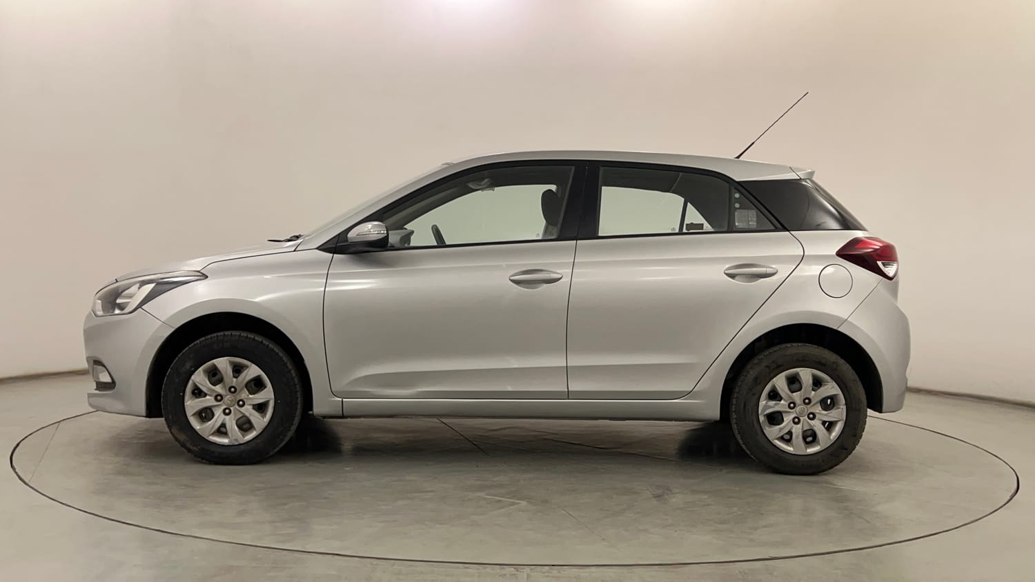 Used 2017 Hyundai Elite i20 Sportz 1.2 Petrol Manual exterior LEFT SIDE VIEW