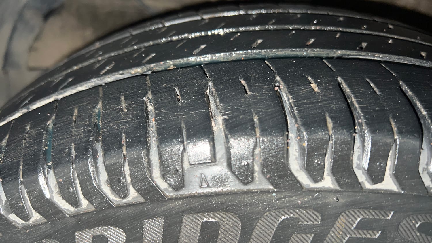 Used 2022 Maruti Suzuki XL6 Zeta AT Petrol Petrol Automatic tyres LEFT FRONT TYRE TREAD VIEW