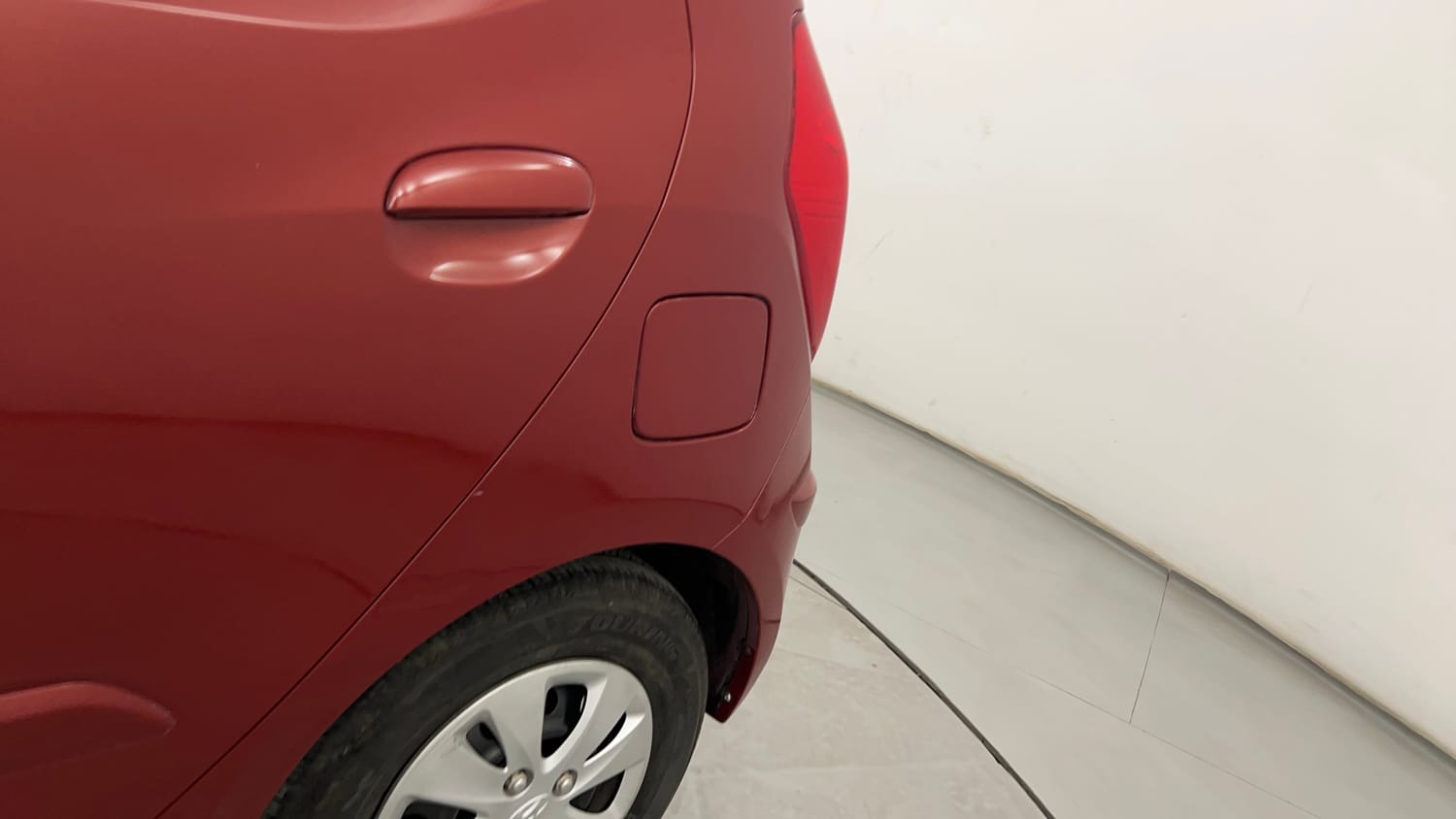 Used 2013 Hyundai i10 Sportz 1.2 AT Kappa2 Petrol Automatic dents MINOR SCRATCH