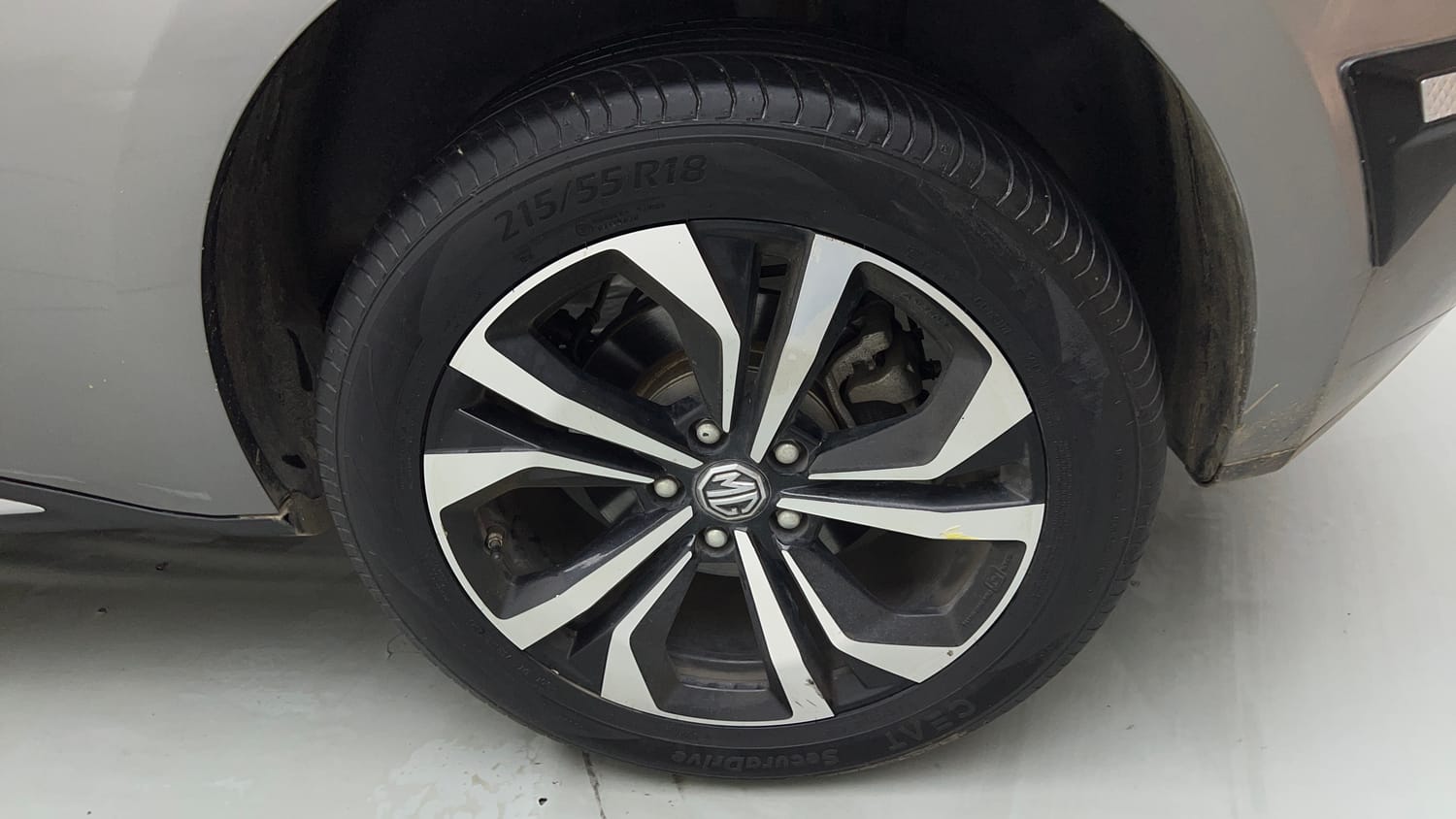 Used 2025 MG Motors Windsor EV Essence Pro Electric Automatic tyres LEFT REAR TYRE RIM VIEW
