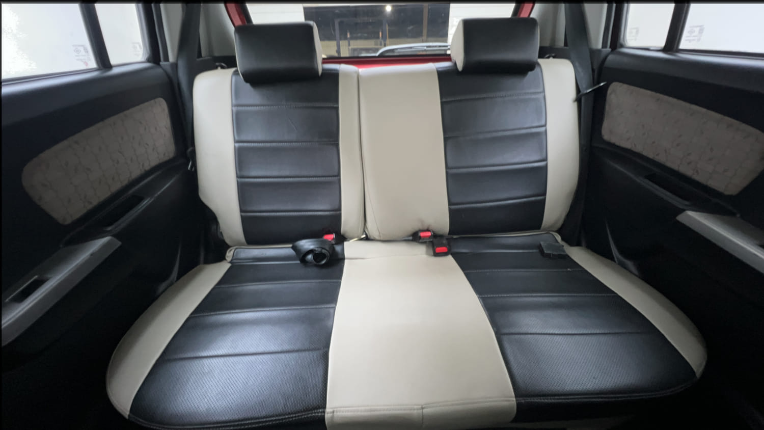 Used 2016 Maruti Suzuki Wagon R 1.0 VXI AMT Petrol Automatic interior REAR SEAT CONDITION VIEW