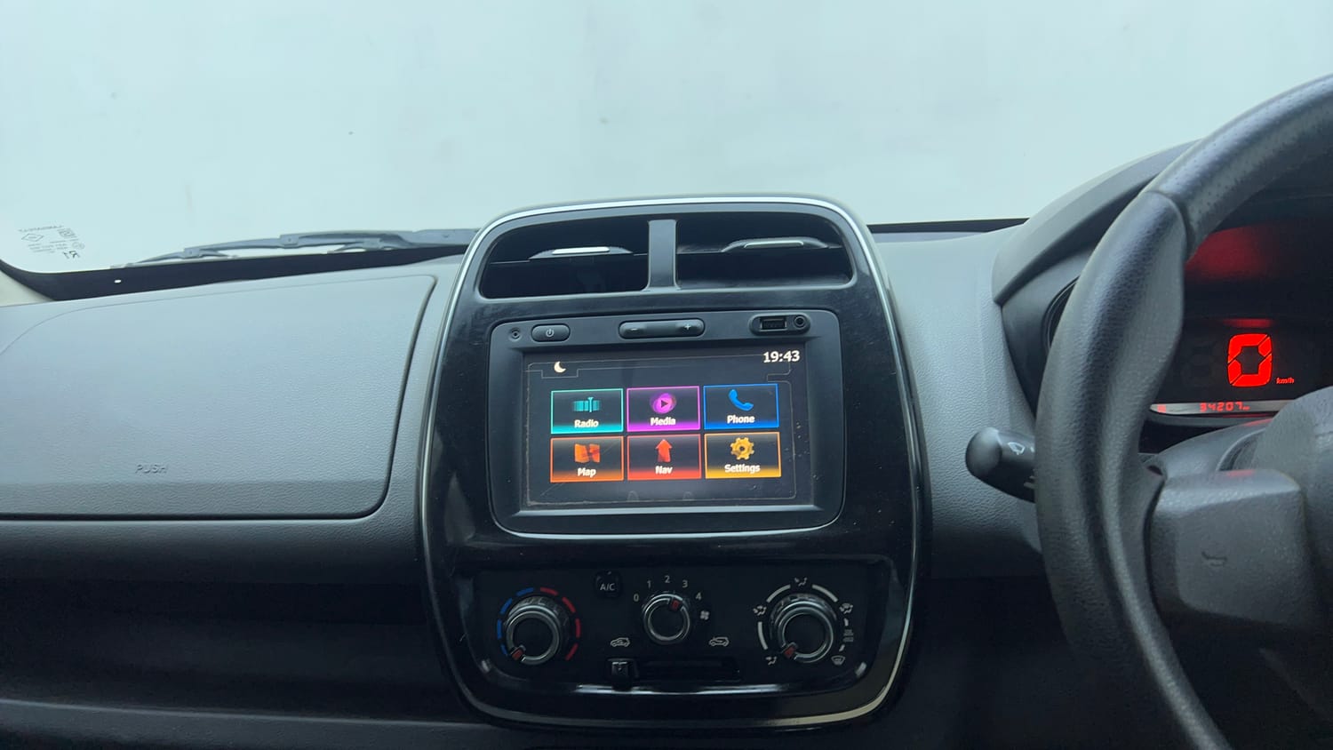Used 2017 Renault Kwid 1.0 RXT AMT Opt Petrol Automatic top_features Touch screen infotainment system