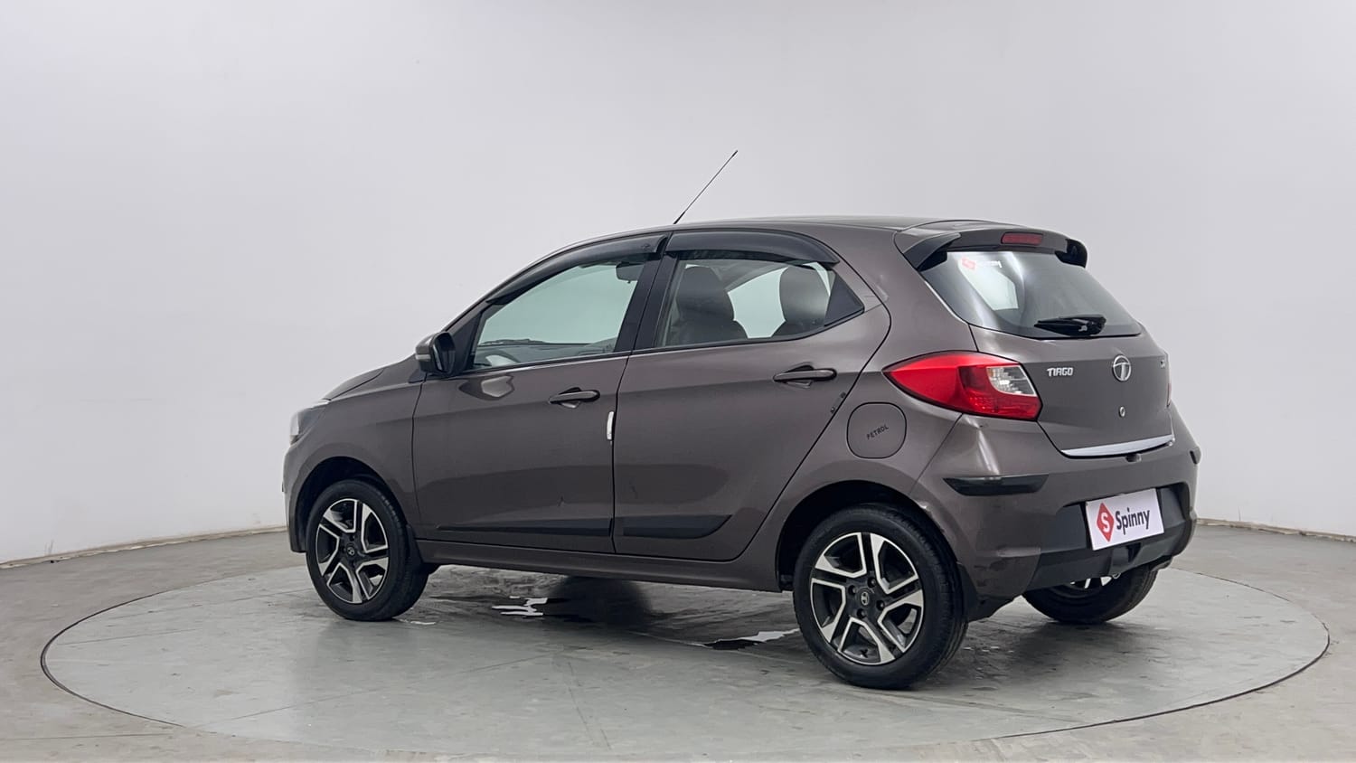 Used 2019 Tata Tiago Revotron XZ Plus Petrol Manual exterior LEFT REAR CORNER VIEW