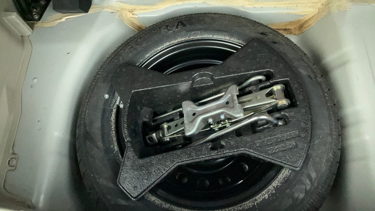 Used 2018 Maruti Suzuki Celerio ZXi Petrol Manual tyres SPARE TYRE VIEW