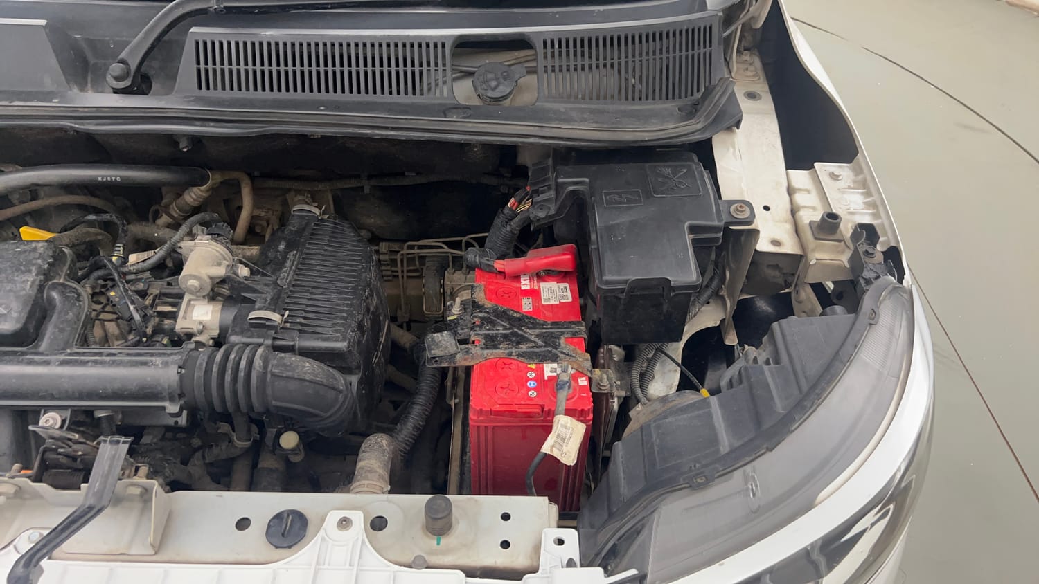 Used 2022 Renault Triber RXZ Dual Tone Petrol Manual engine ENGINE LEFT SIDE VIEW