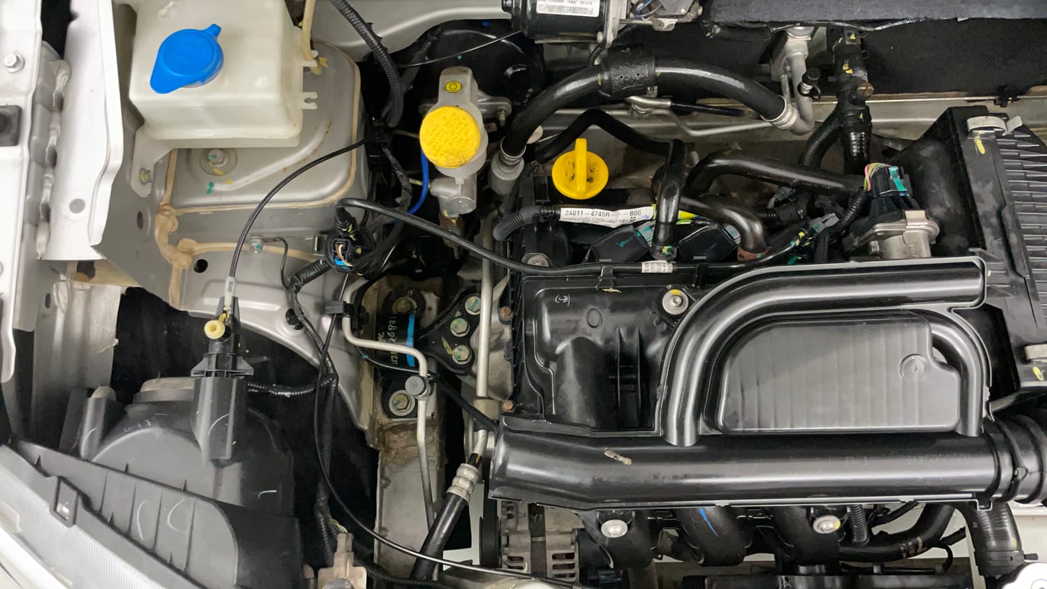 Used 2016 Renault Kwid RXT Petrol Manual engine ENGINE RIGHT SIDE VIEW