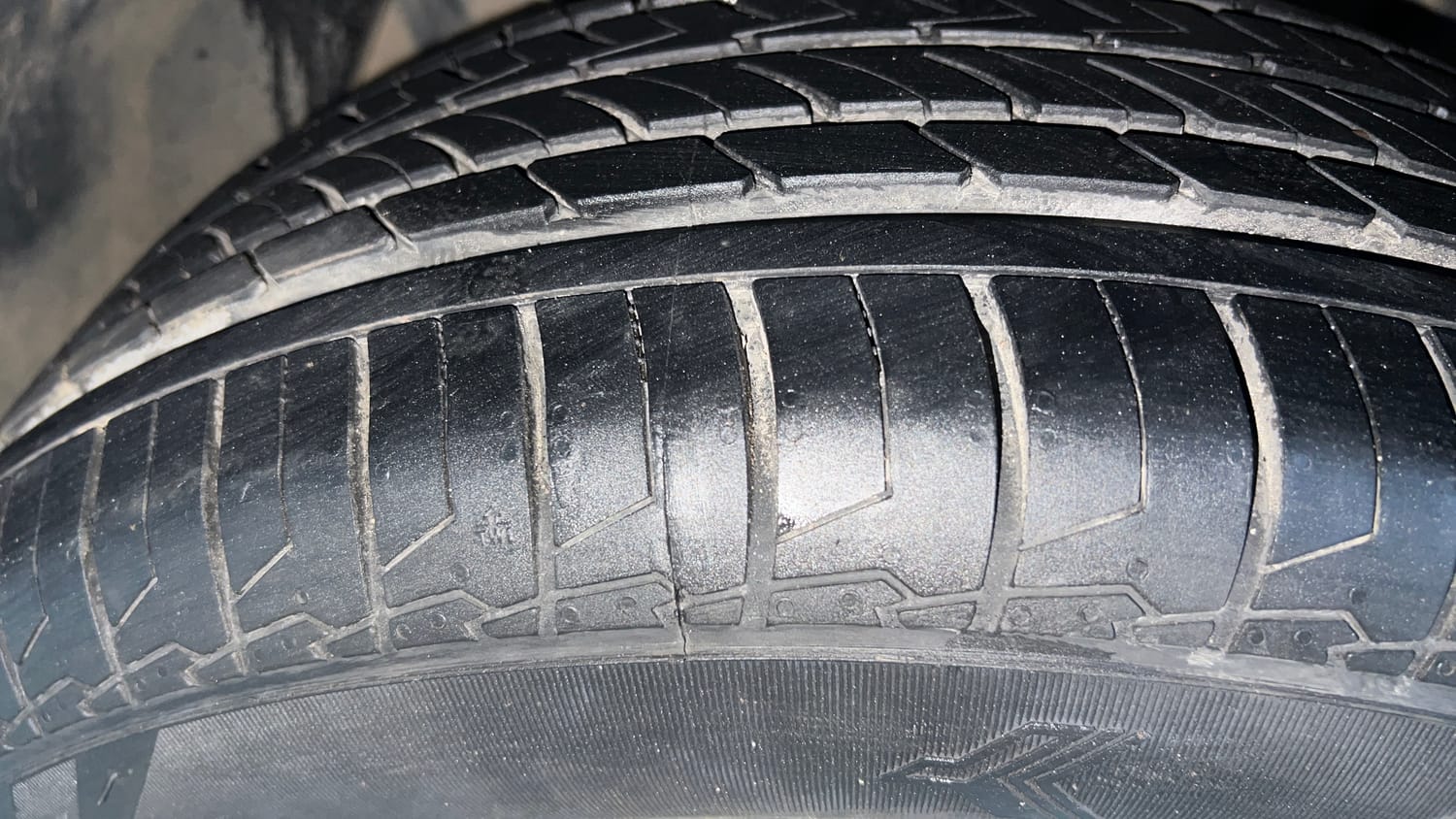 Used 2022 Tata Nexon XZ Plus (HS) Petrol Manual tyres LEFT FRONT TYRE TREAD VIEW