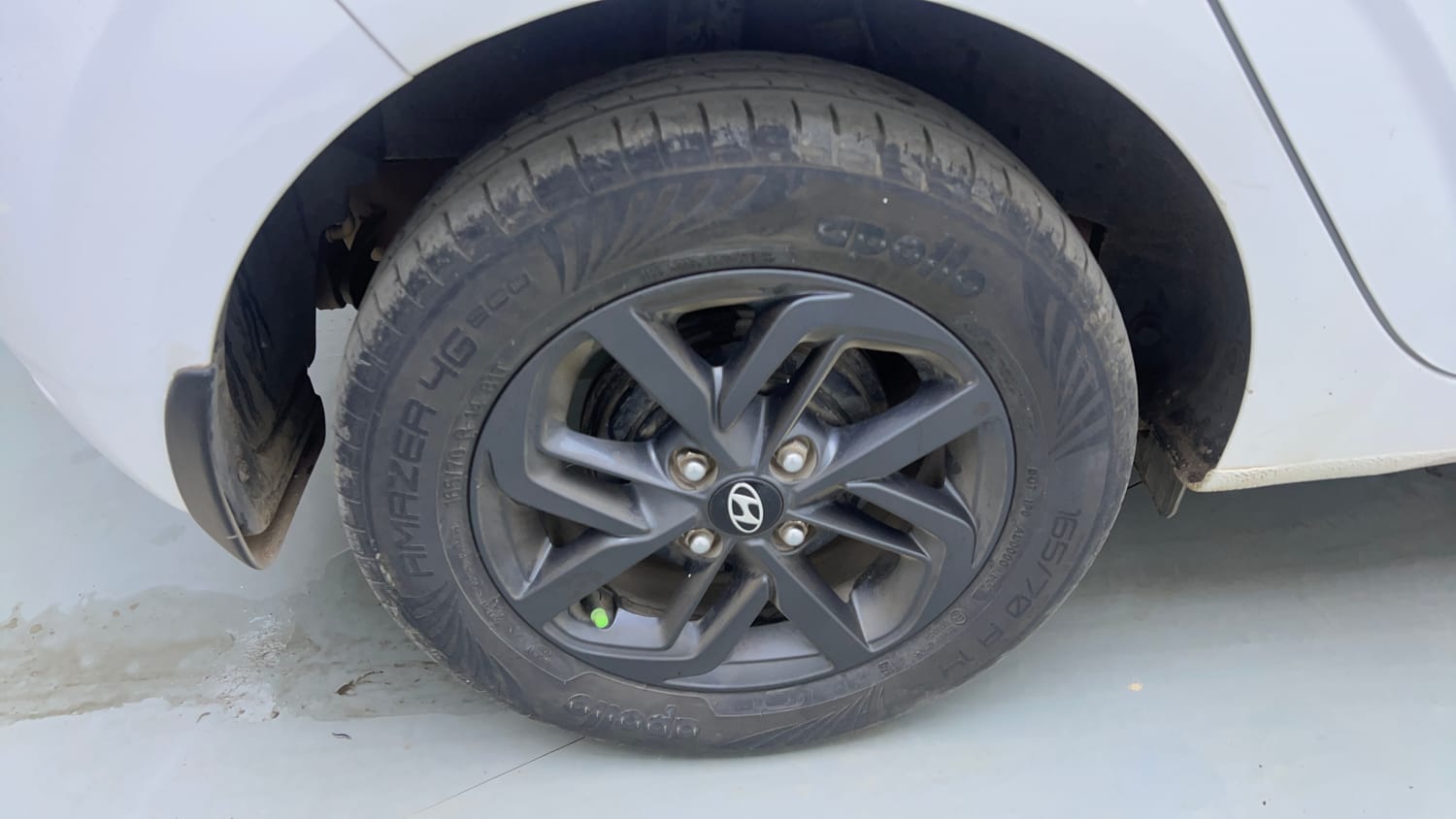 Used 2022 Hyundai Grand i10 Nios Sportz U2 1.2 CRDi Diesel Manual tyres RIGHT REAR TYRE RIM VIEW