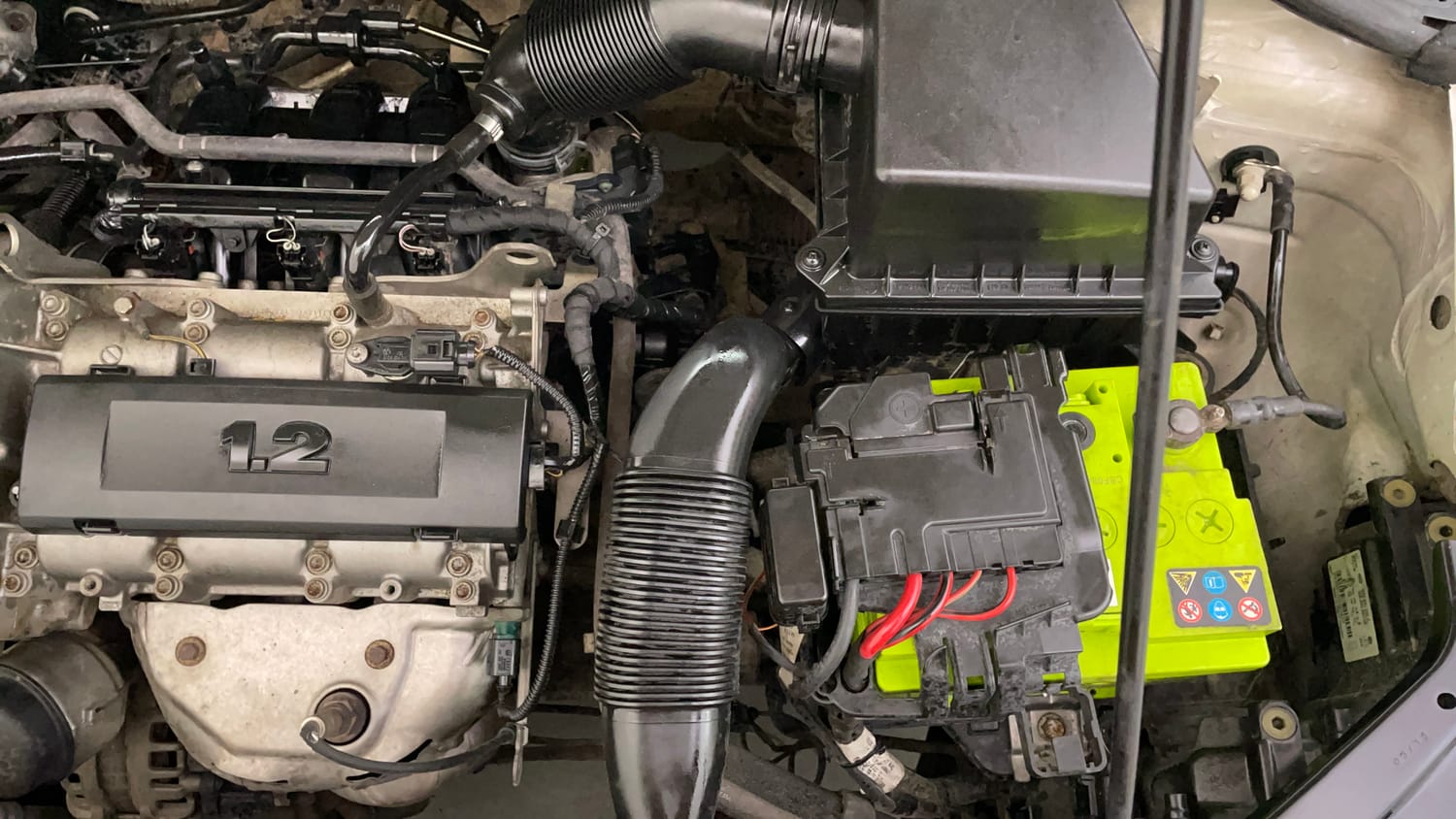 Used 2015 Volkswagen Polo Comfortline 1.2L (P) Petrol Manual engine ENGINE LEFT SIDE VIEW