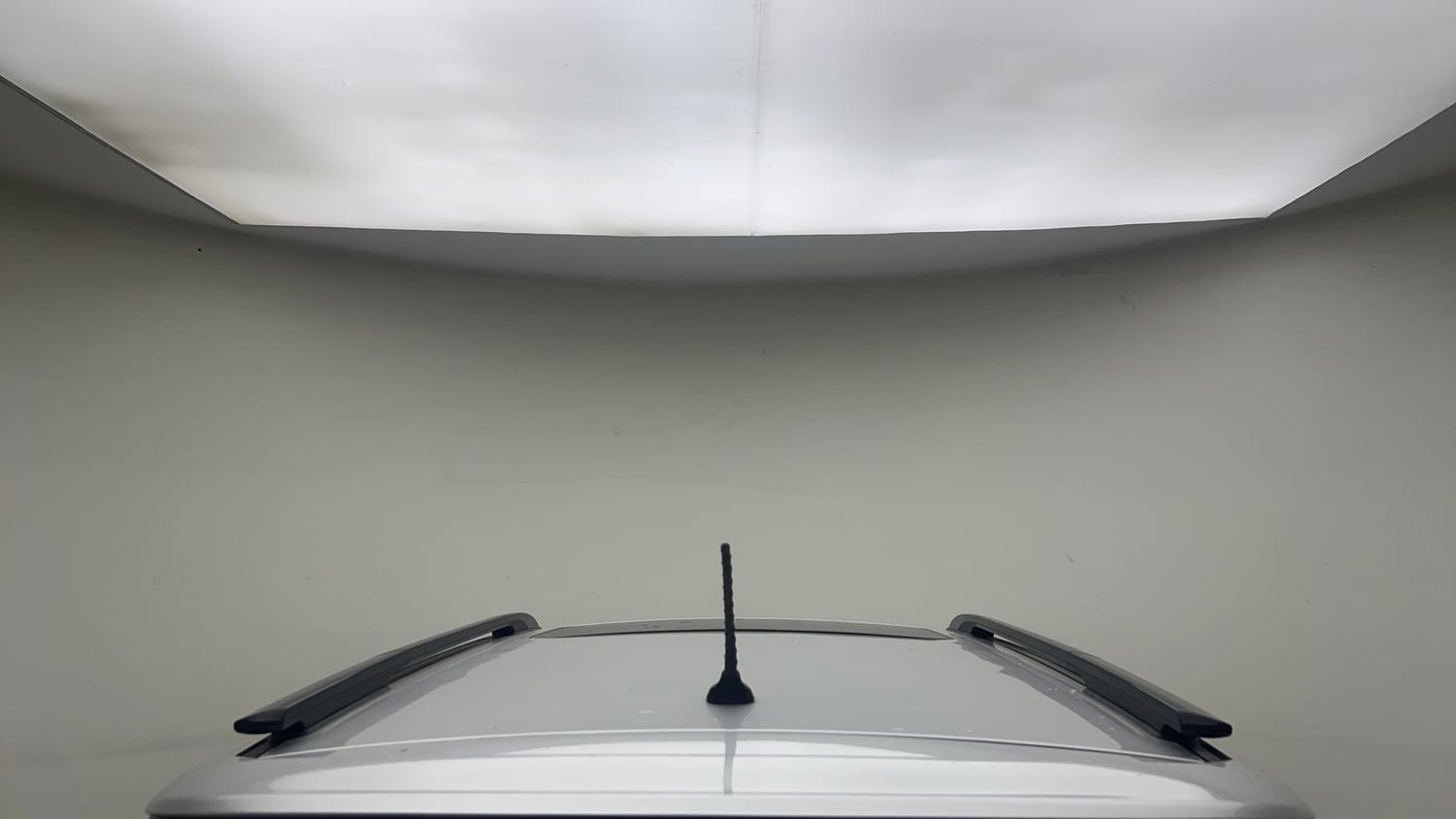 Used 2022 Mahindra XUV 300 W8 1.5 Diesel Diesel Manual exterior EXTERIOR ROOF VIEW