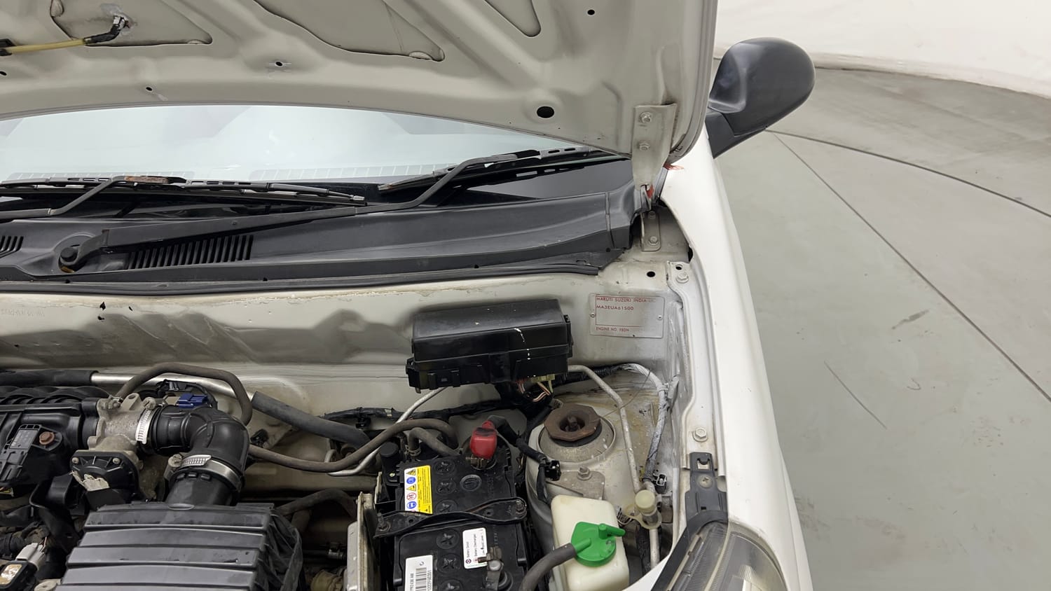 Used 2018 Maruti Suzuki Alto 800 LXi Petrol Manual engine ENGINE LEFT SIDE HINGE & APRON VIEW