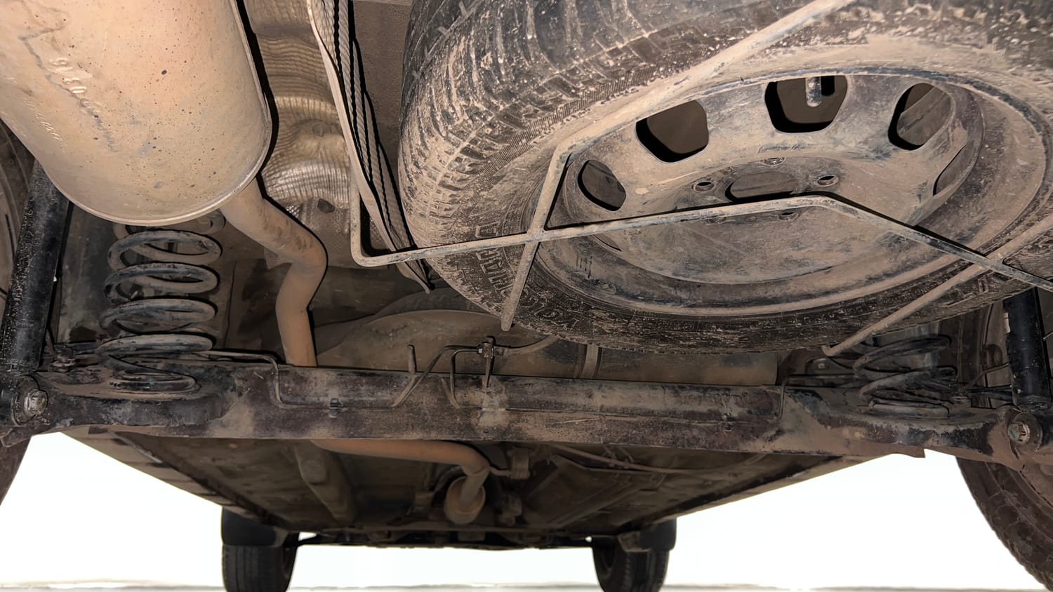 Used 2016 Renault Duster 110 PS RXL 4X2 MT Diesel Manual extra REAR UNDERBODY VIEW (TAKEN FROM REAR)