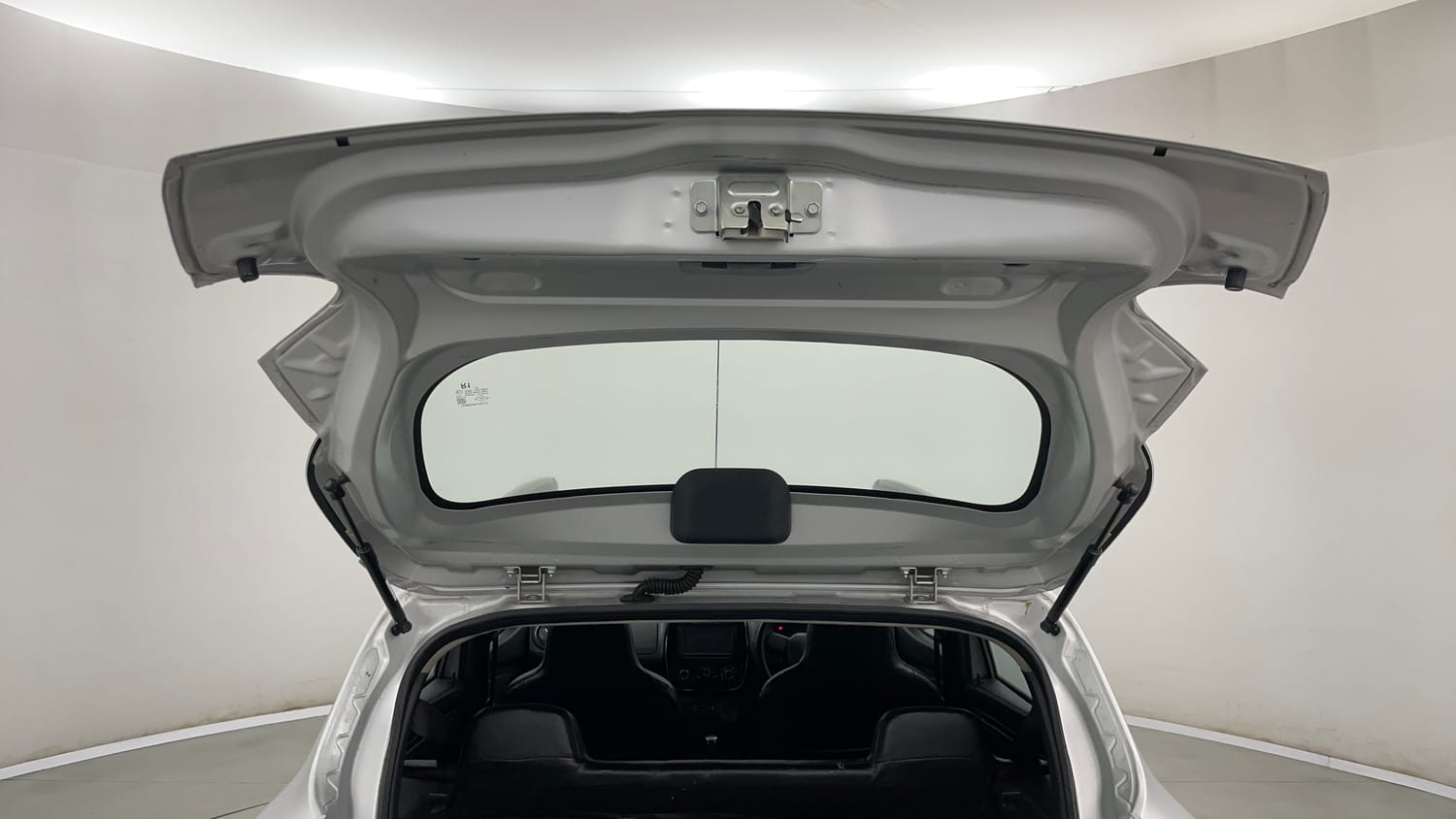 Used 2016 Renault Kwid RXT Petrol Manual interior DICKY DOOR OPEN VIEW