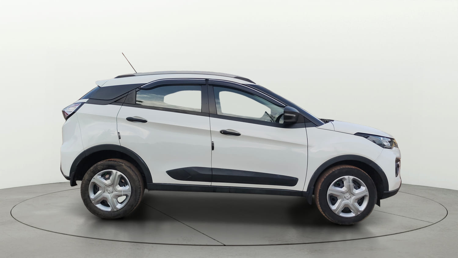 Used 2023 Tata Nexon XMA (S) Diesel Diesel Automatic exterior RIGHT SIDE VIEW