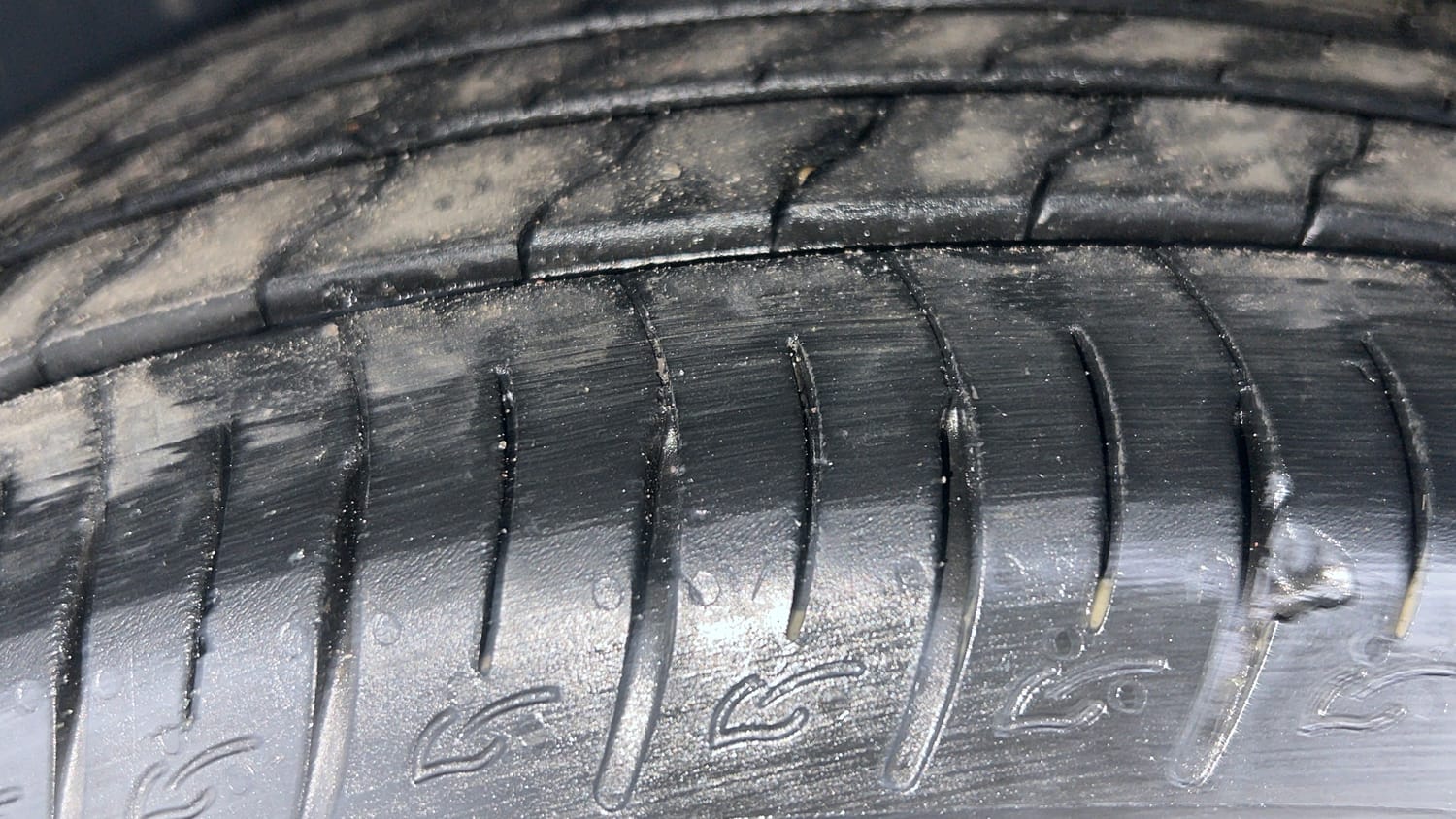 Used 2025 Kia Syros HTX 1.5 Diesel 6MT Diesel Manual tyres LEFT FRONT TYRE TREAD VIEW