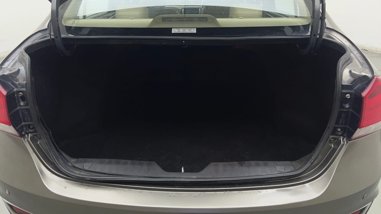 Used 2018 Maruti Suzuki Ciaz Alpha Hybrid 1.5 Petrol Manual interior DICKY INSIDE VIEW