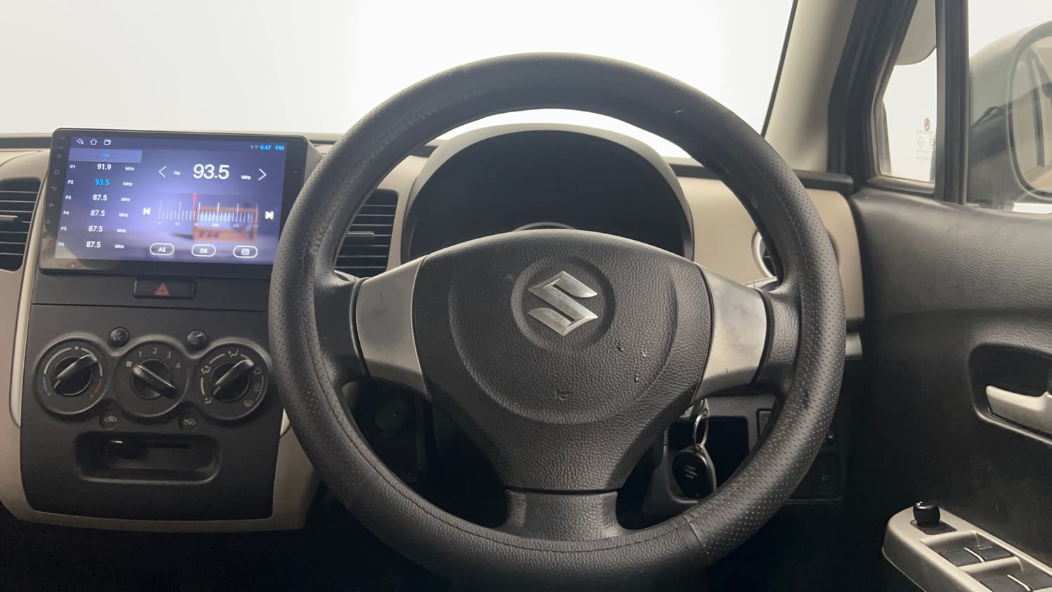 Used 2013 Maruti Suzuki Wagon R VXI Petrol Manual interior STEERING VIEW