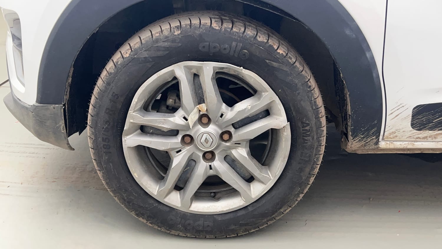 Used 2022 Renault Triber RXZ Dual Tone Petrol Manual tyres LEFT FRONT TYRE RIM VIEW