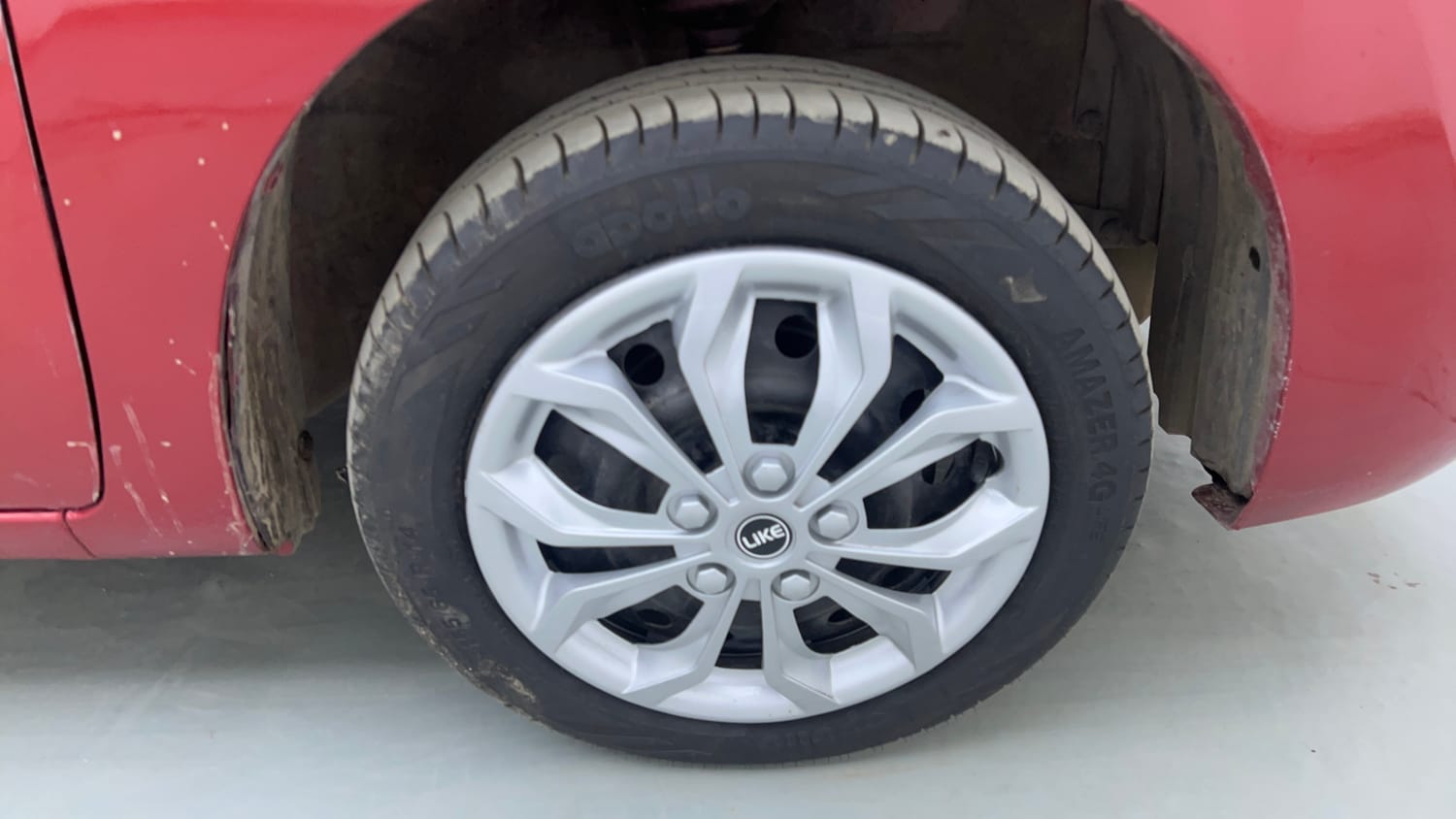 Used 2016 Maruti Suzuki Wagon R 1.0 VXI AMT Petrol Automatic tyres RIGHT FRONT TYRE RIM VIEW