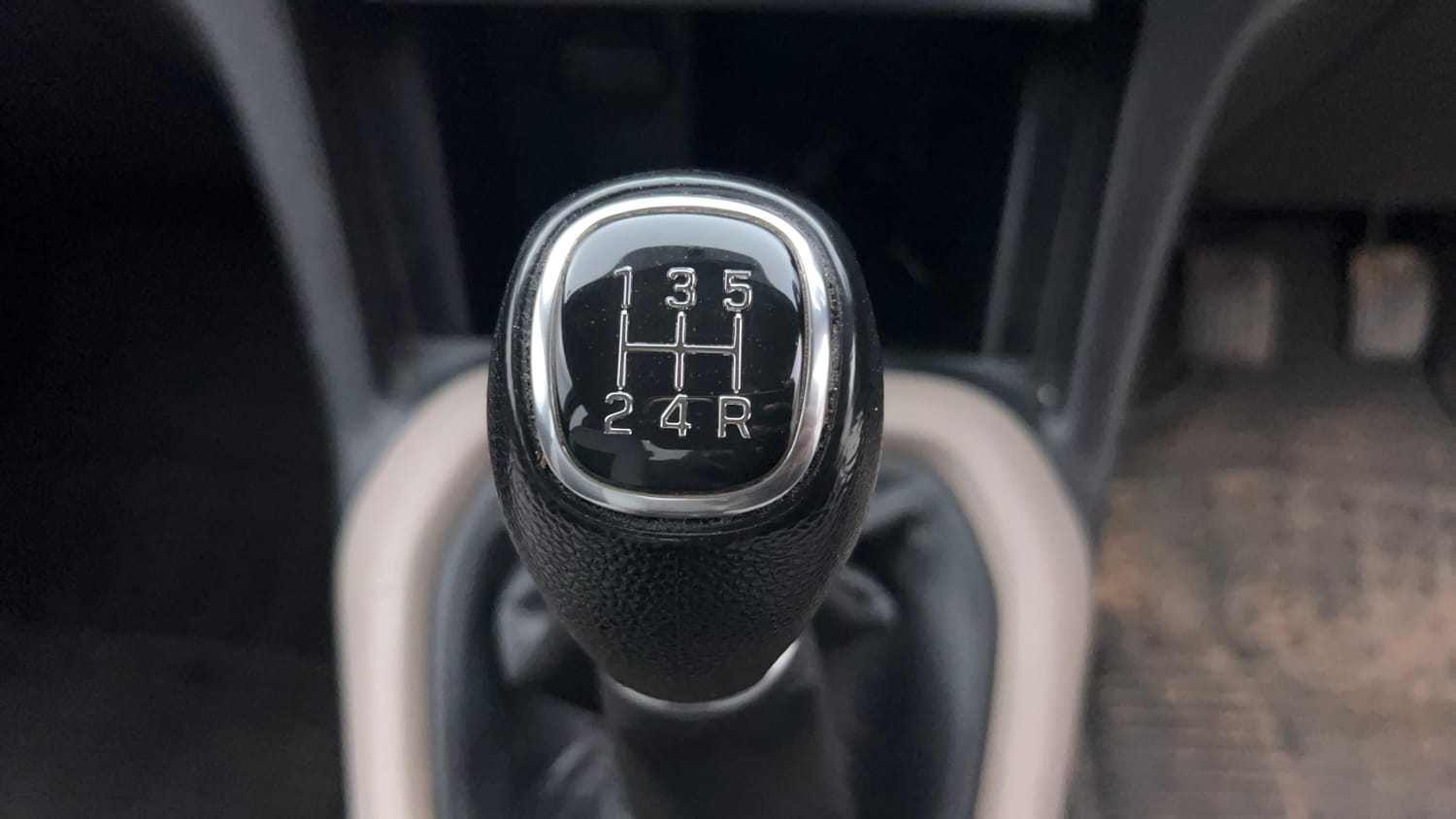 Used 2016 Hyundai Xcent SX 1.2 Petrol Manual interior GEAR  KNOB VIEW