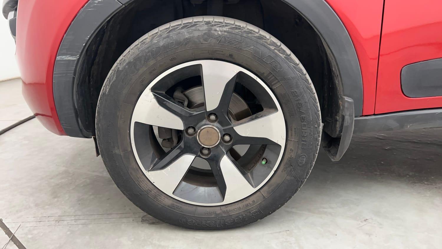 Used 2019 Tata Nexon XZ Plus Diesel Diesel Manual tyres LEFT FRONT TYRE RIM VIEW