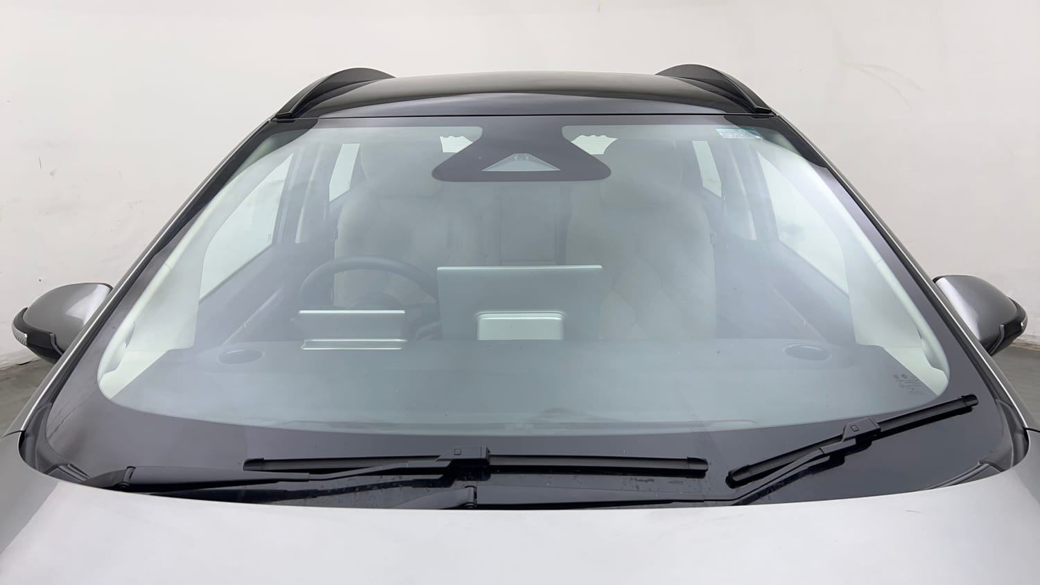 Used 2025 MG Motors Windsor EV Essence Pro Electric Automatic exterior FRONT WINDSHIELD VIEW