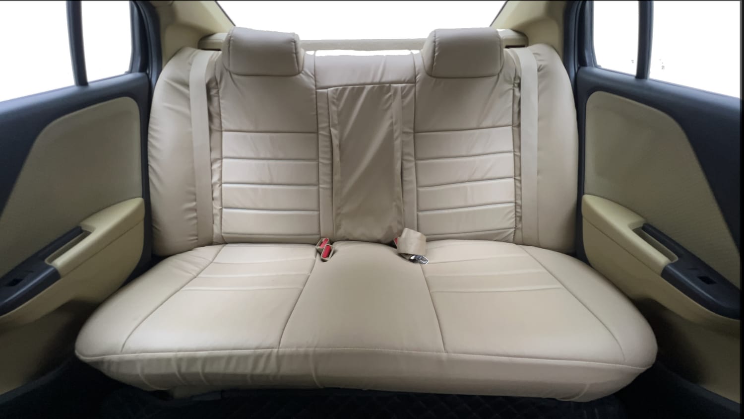Used 2018 Honda City V Petrol Petrol Manual interior REAR SEAT CONDITION VIEW