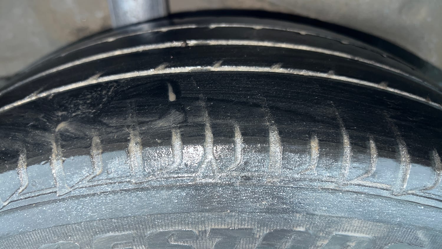 Used 2018 Honda City V Petrol Petrol Manual tyres RIGHT REAR TYRE TREAD VIEW