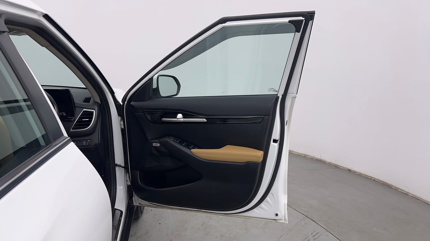 Used 2023 Kia Seltos HTX Plus 1.5 Diesel Diesel Manual interior RIGHT FRONT DOOR OPEN VIEW