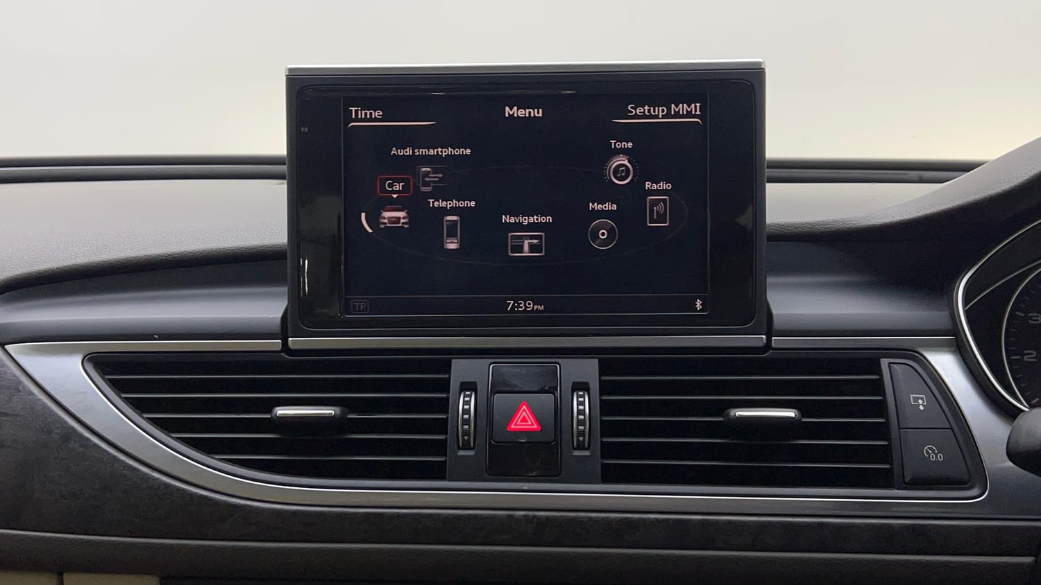Used 2017 audi A6 35 TFSI S Line Matrix Petrol Automatic top_features Integrated (in-dash) music system