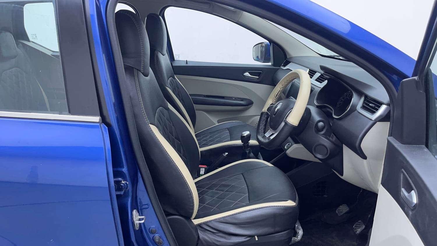 Used 2020 Renault Triber RXZ Petrol Manual interior RIGHT SIDE FRONT DOOR CABIN VIEW