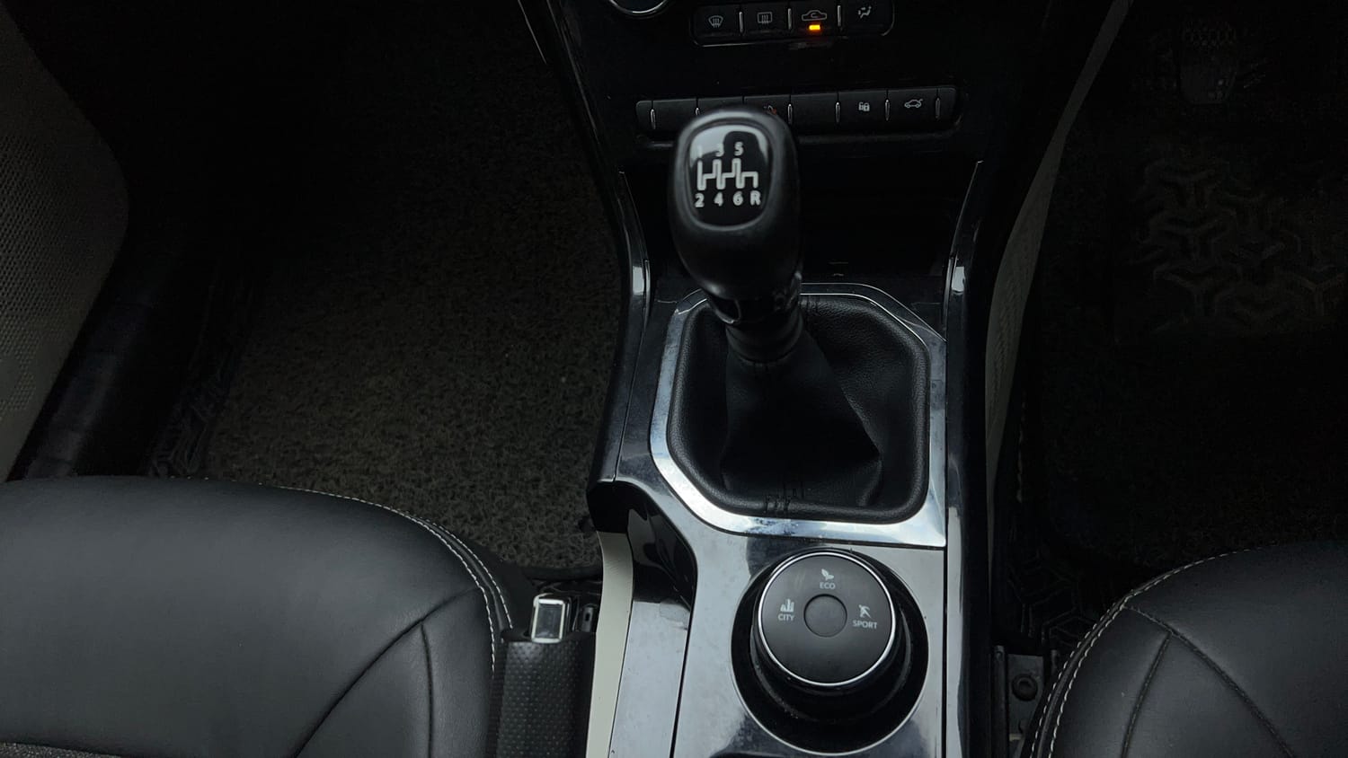 Used 2022 Tata Nexon XZ Plus (HS) Petrol Manual interior GEAR  KNOB VIEW