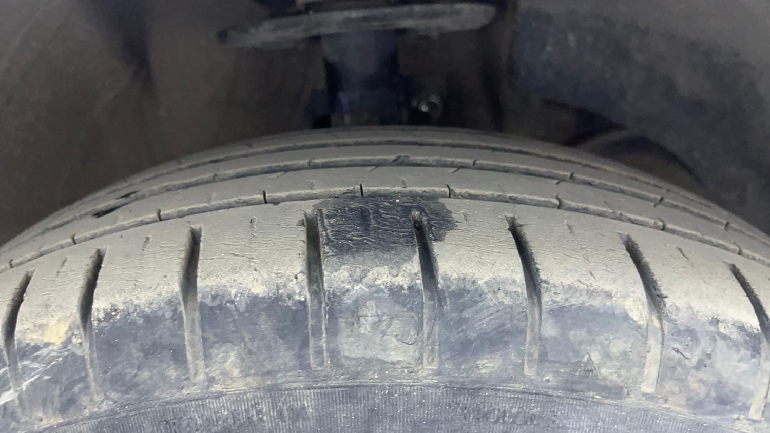 Used 2020 Maruti Suzuki Swift ZXi AMT Petrol Automatic tyres RIGHT FRONT TYRE TREAD VIEW