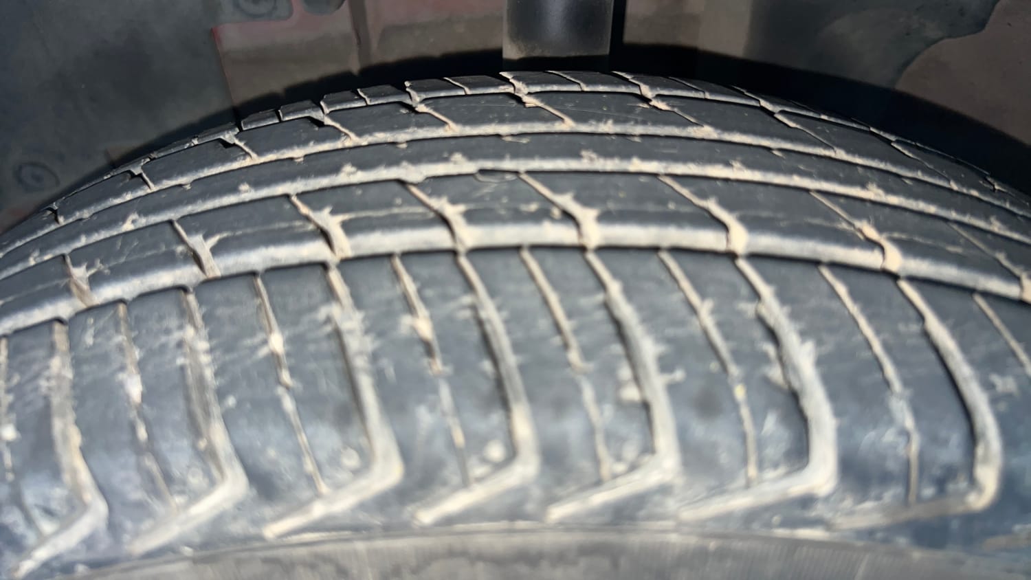 Used 2017 Renault Kwid 1.0 RXT AMT Opt Petrol Automatic tyres LEFT FRONT TYRE TREAD VIEW